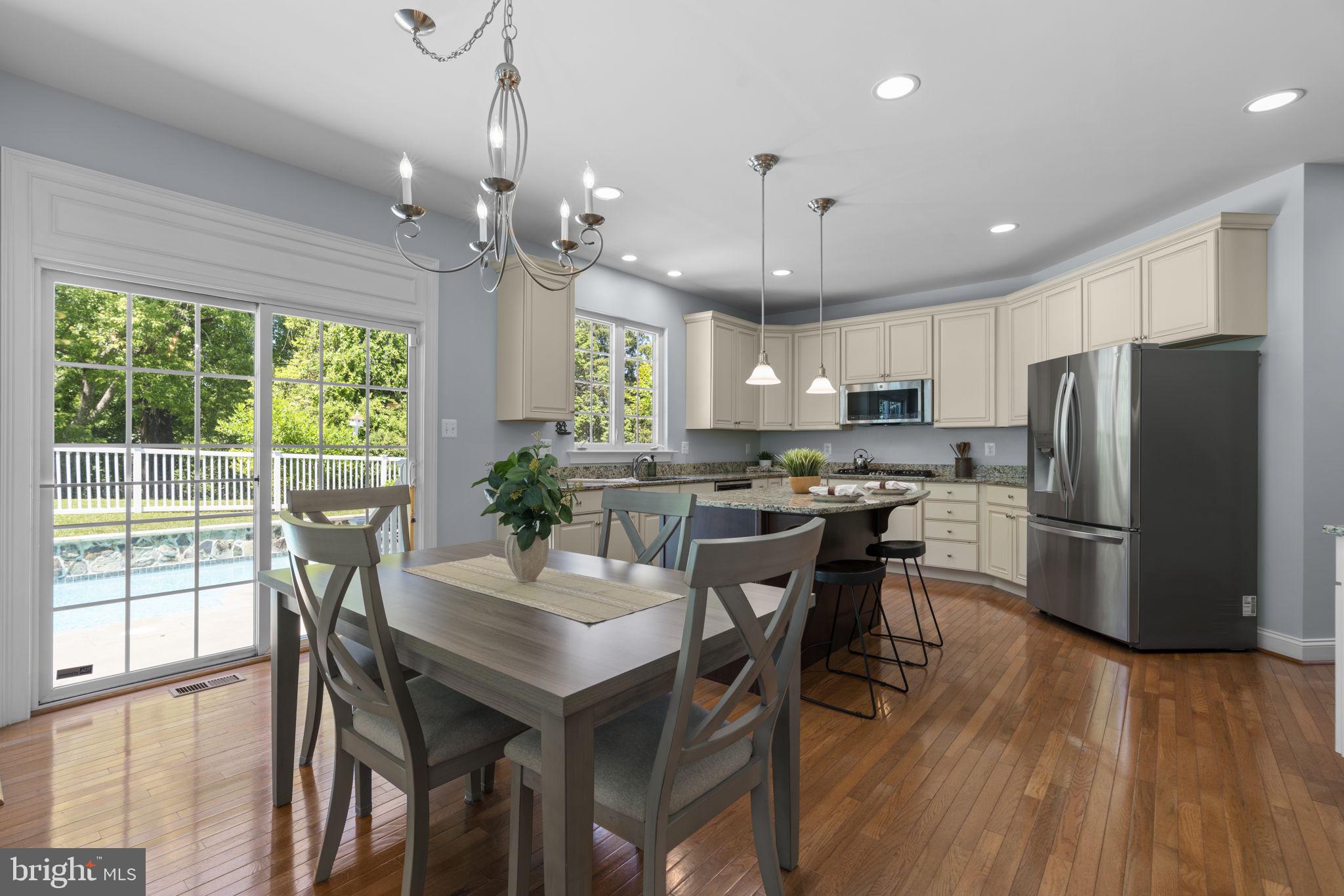 MAPLE CLIFFE - Residential