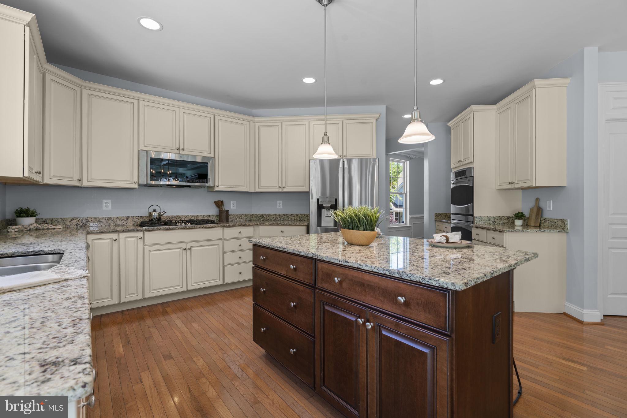 MAPLE CLIFFE - Residential