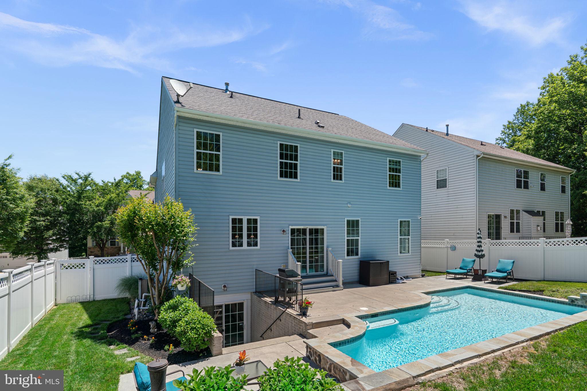 MAPLE CLIFFE - Residential