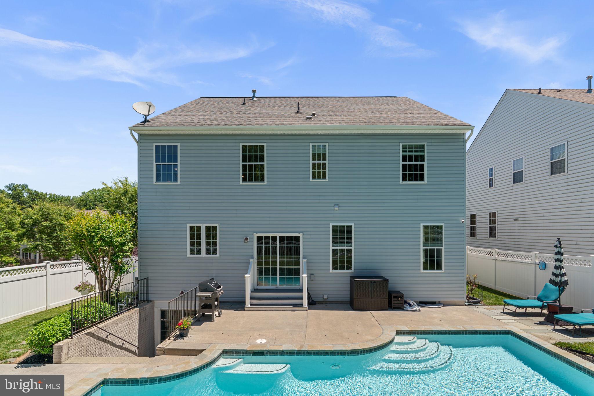MAPLE CLIFFE - Residential