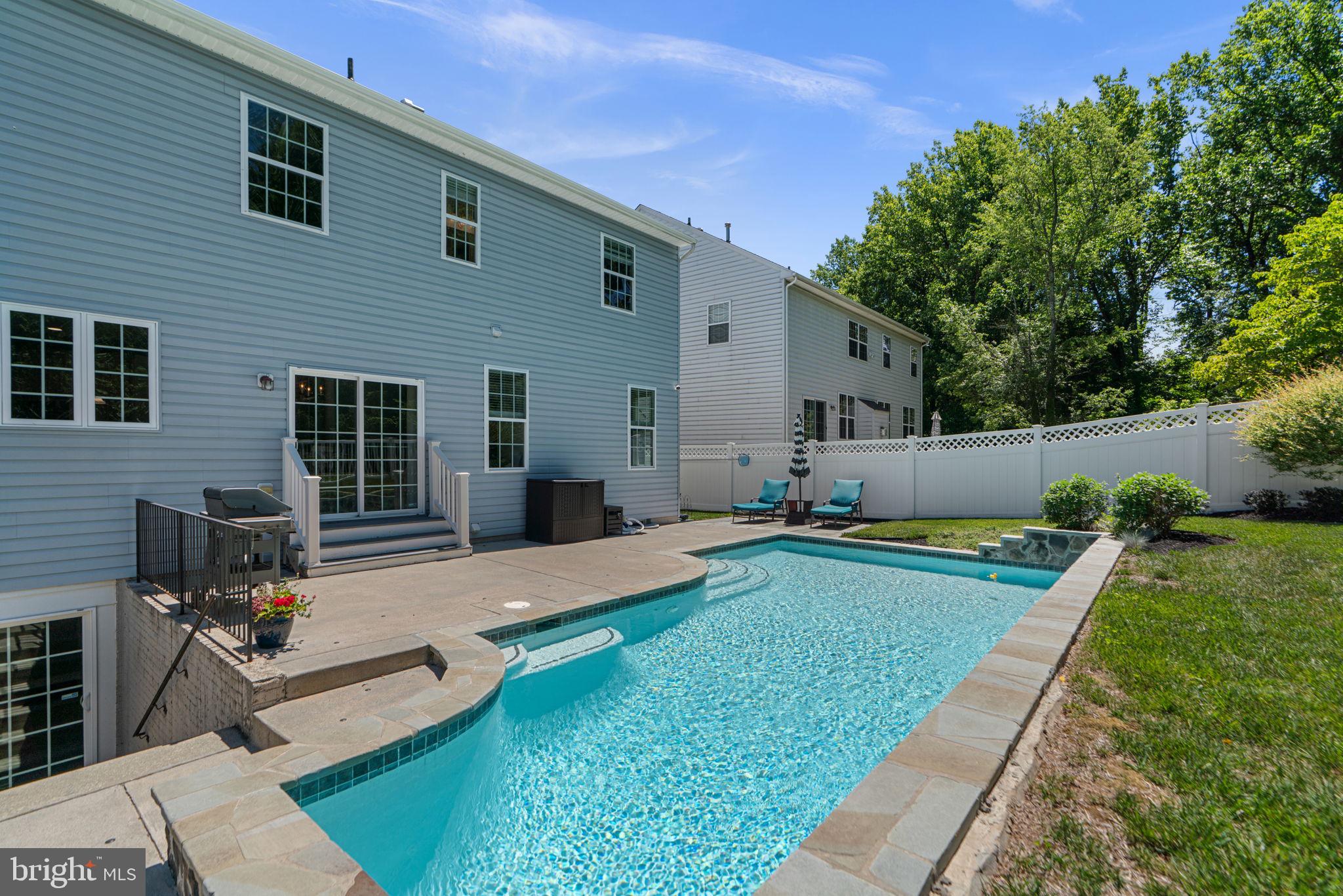 MAPLE CLIFFE - Residential