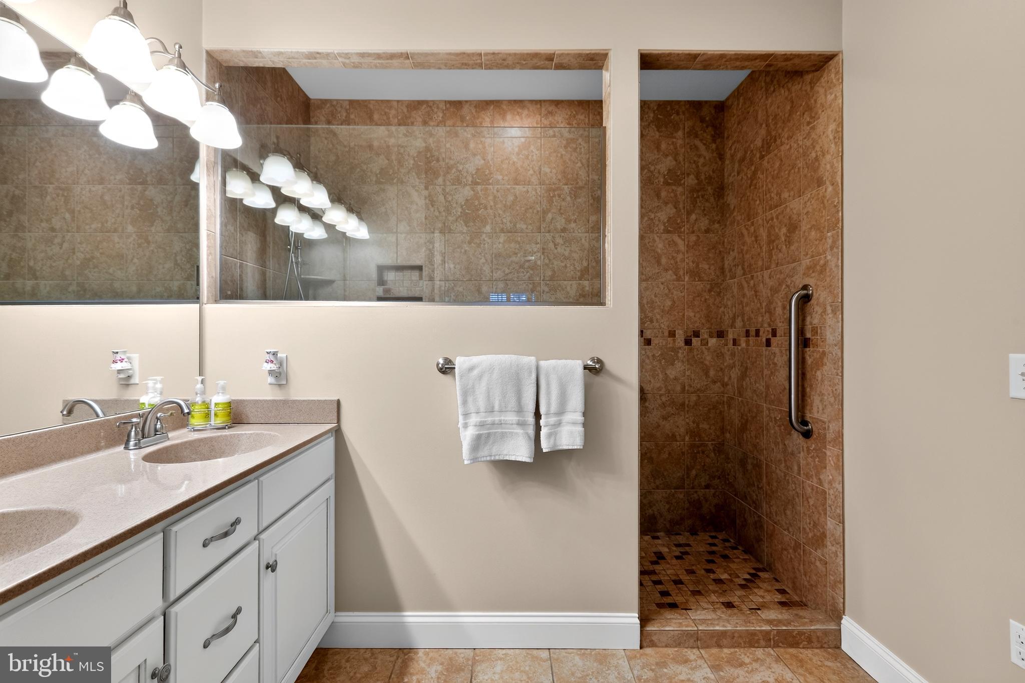 THE WOODS AT ROCK RAYMOND - Residential