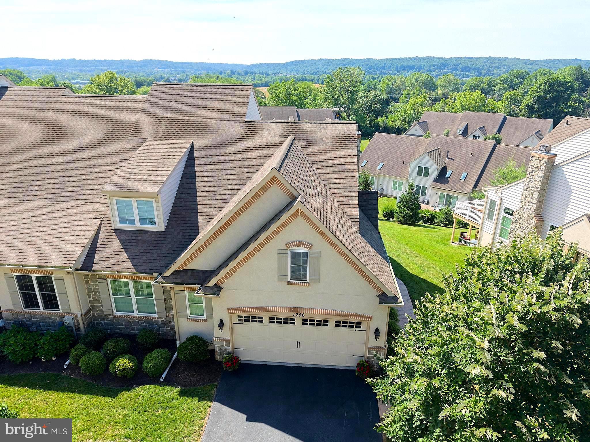 THE WOODS AT ROCK RAYMOND - Residential