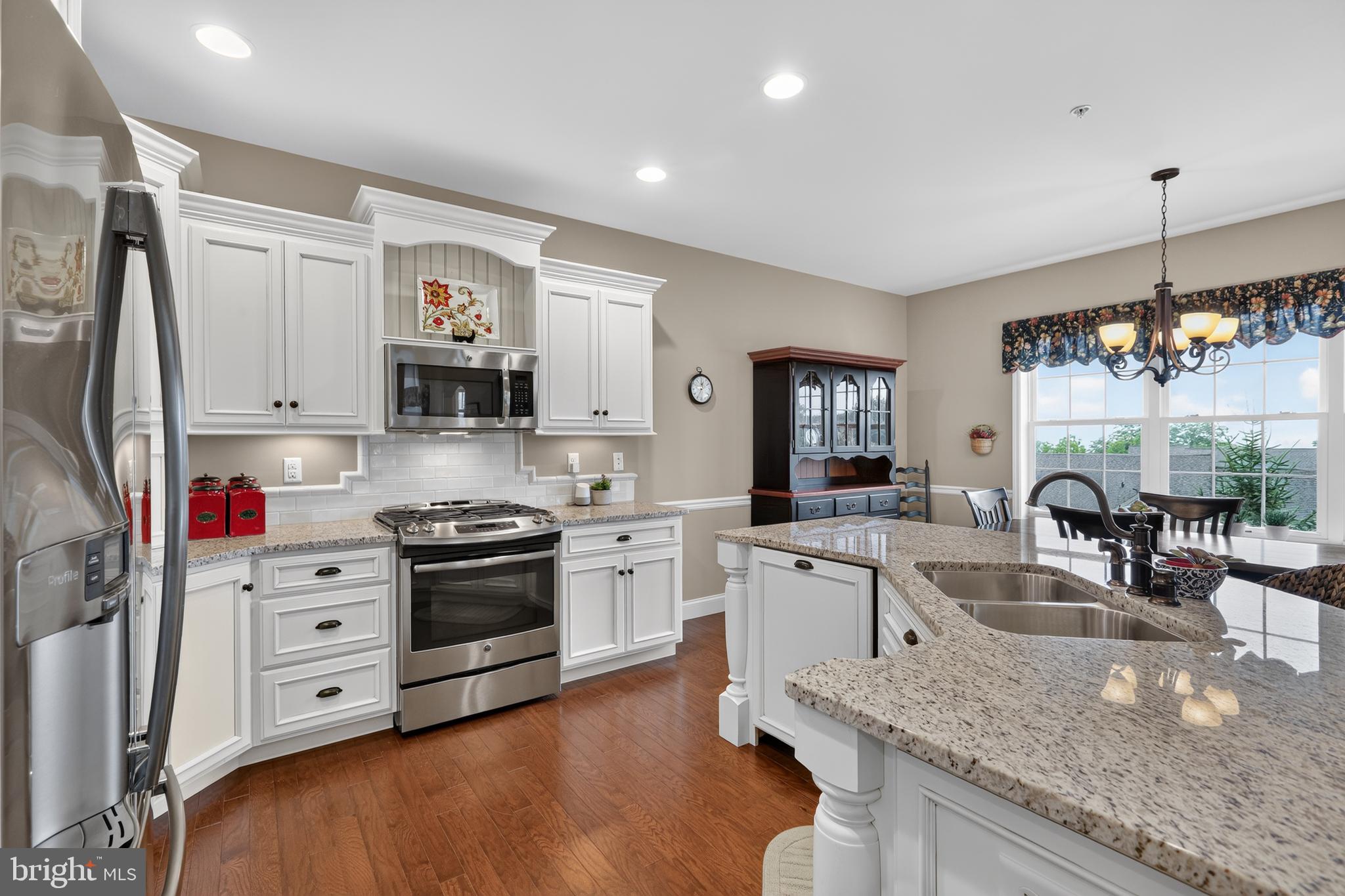THE WOODS AT ROCK RAYMOND - Residential