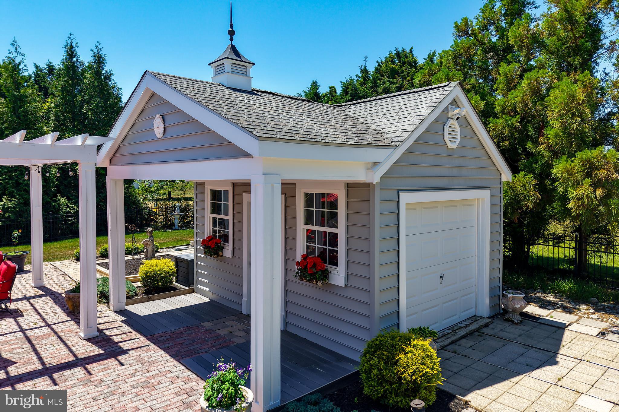 WOLFE POINTE - Residential