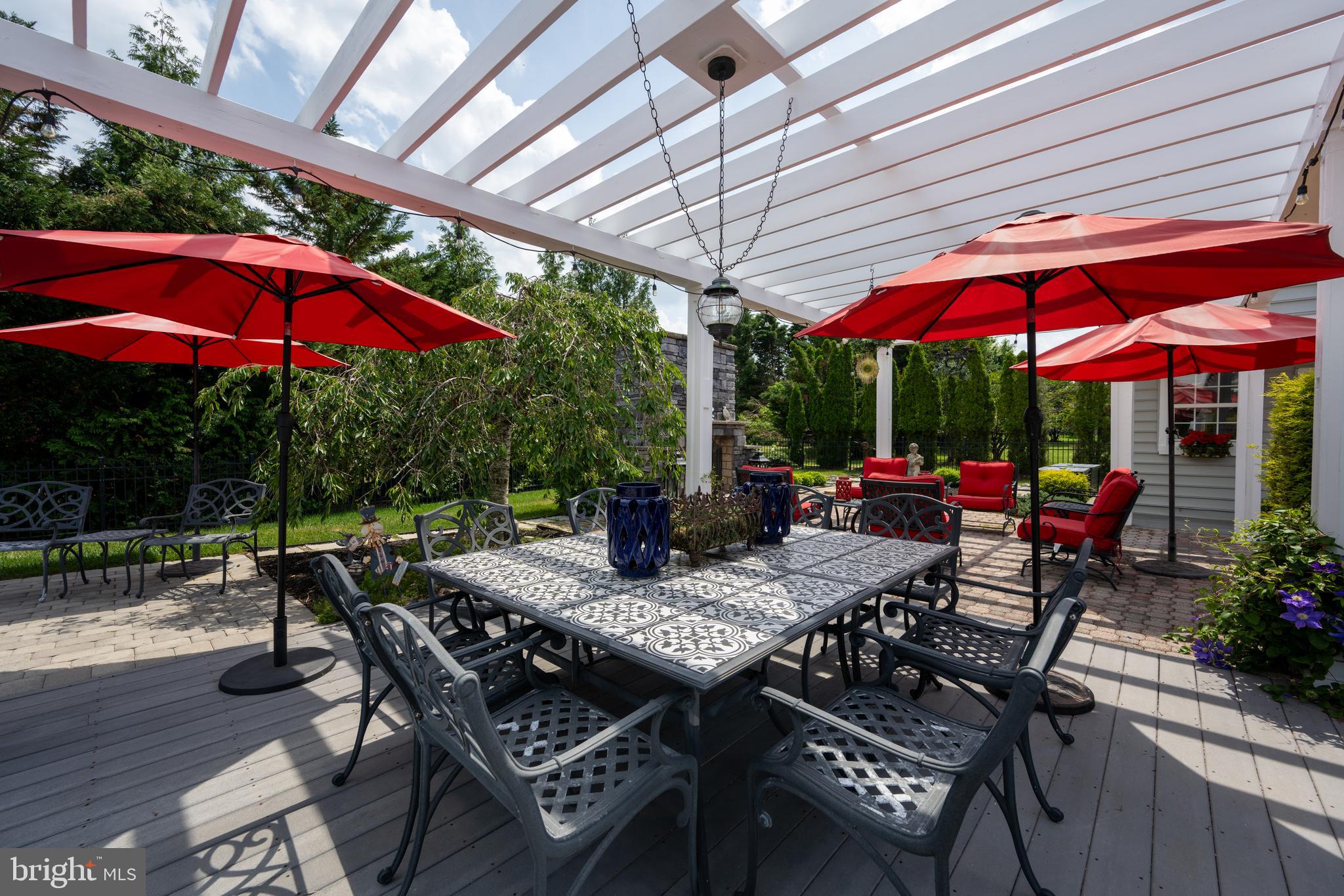 WOLFE POINTE - Residential