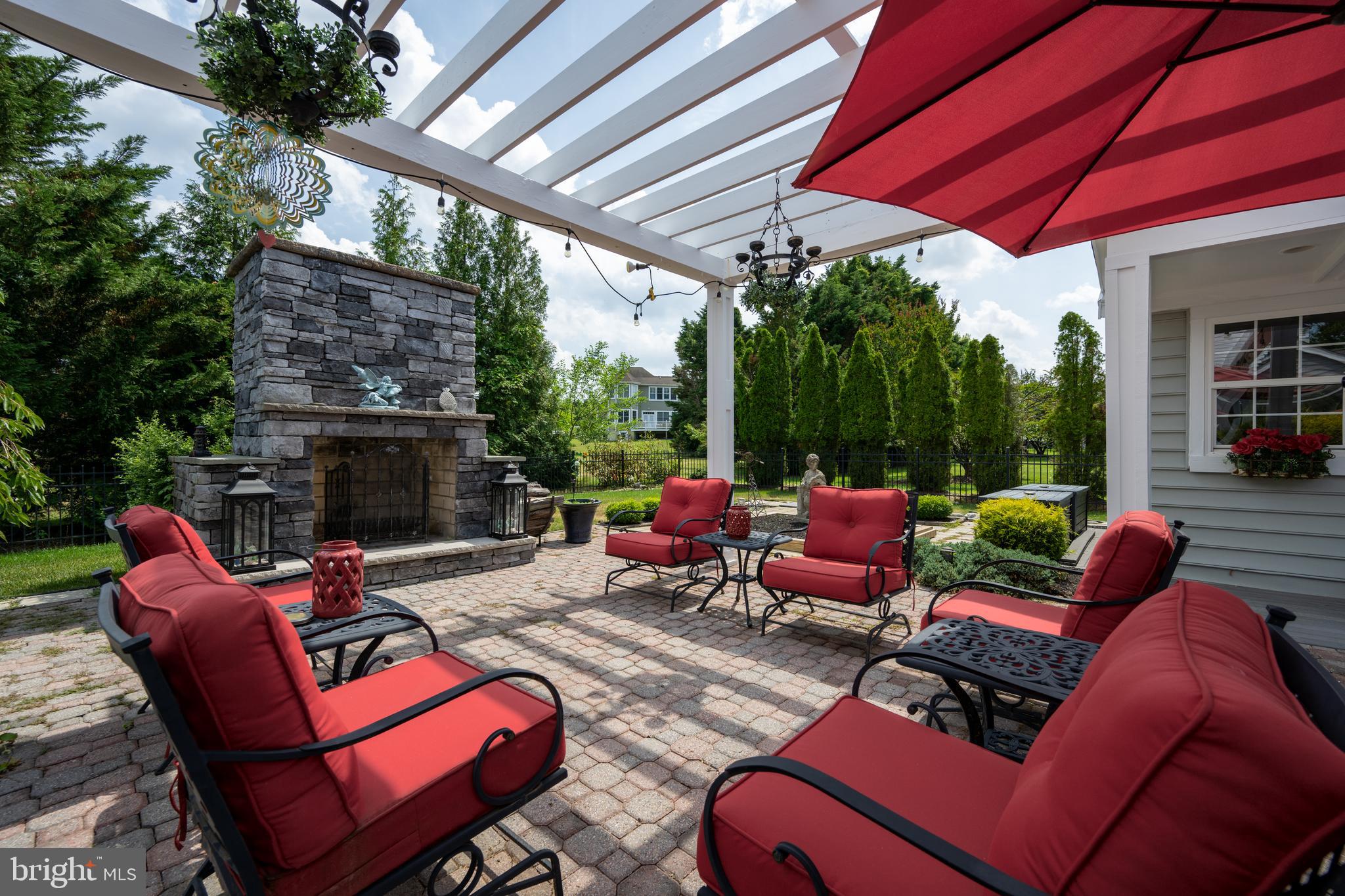 WOLFE POINTE - Residential