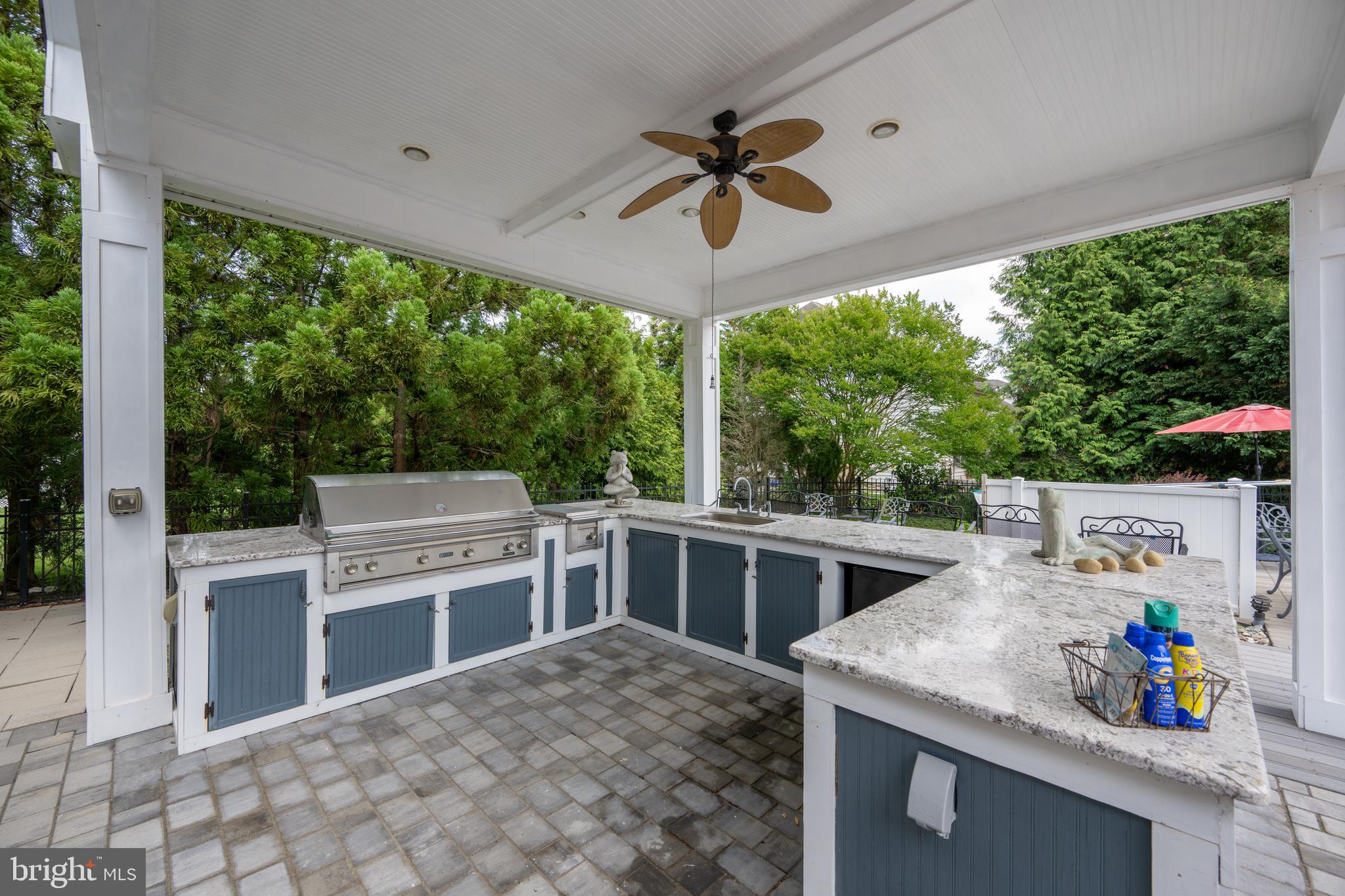 WOLFE POINTE - Residential