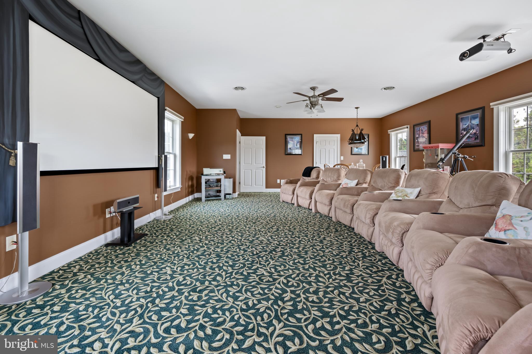 WOLFE POINTE - Residential