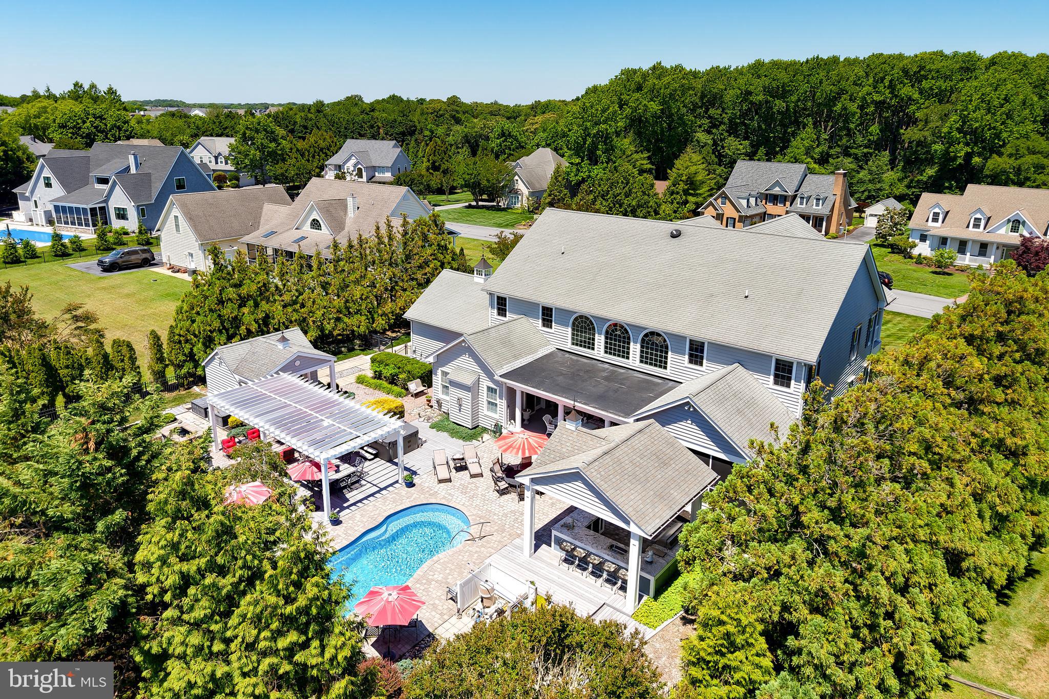 WOLFE POINTE - Residential