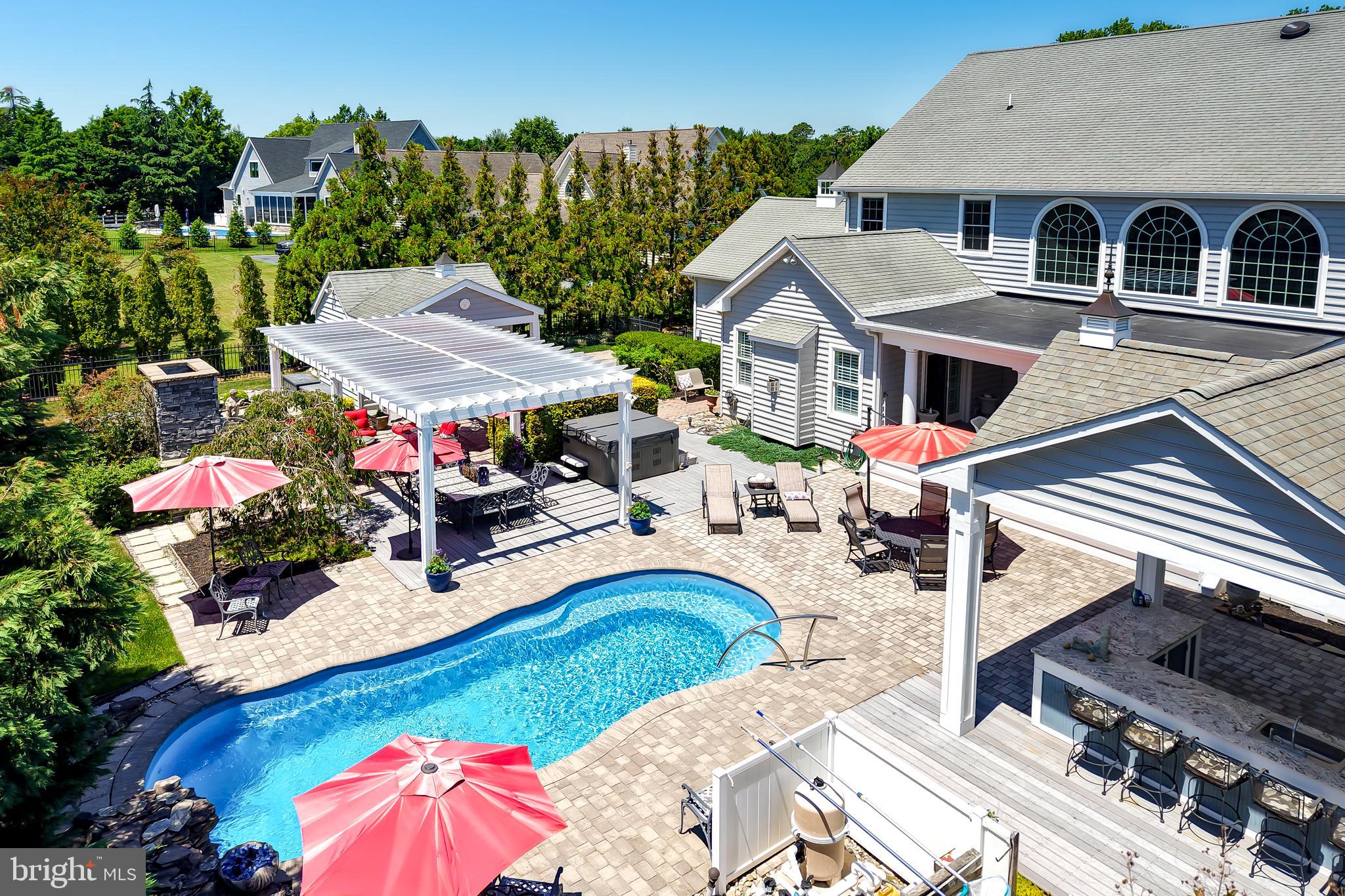 WOLFE POINTE - Residential