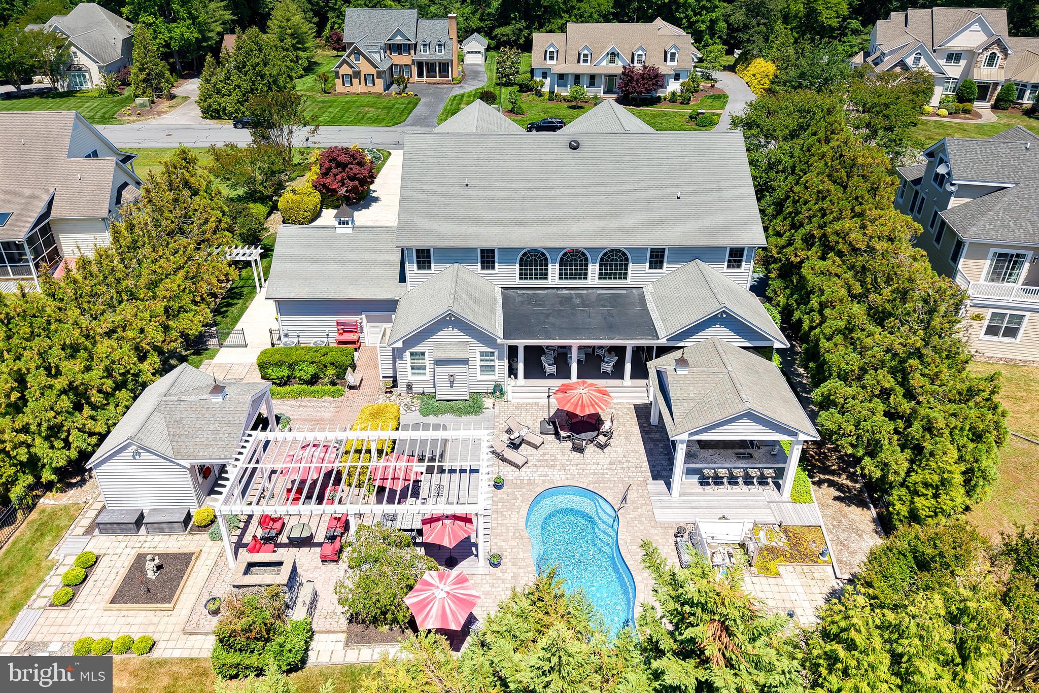 WOLFE POINTE - Residential