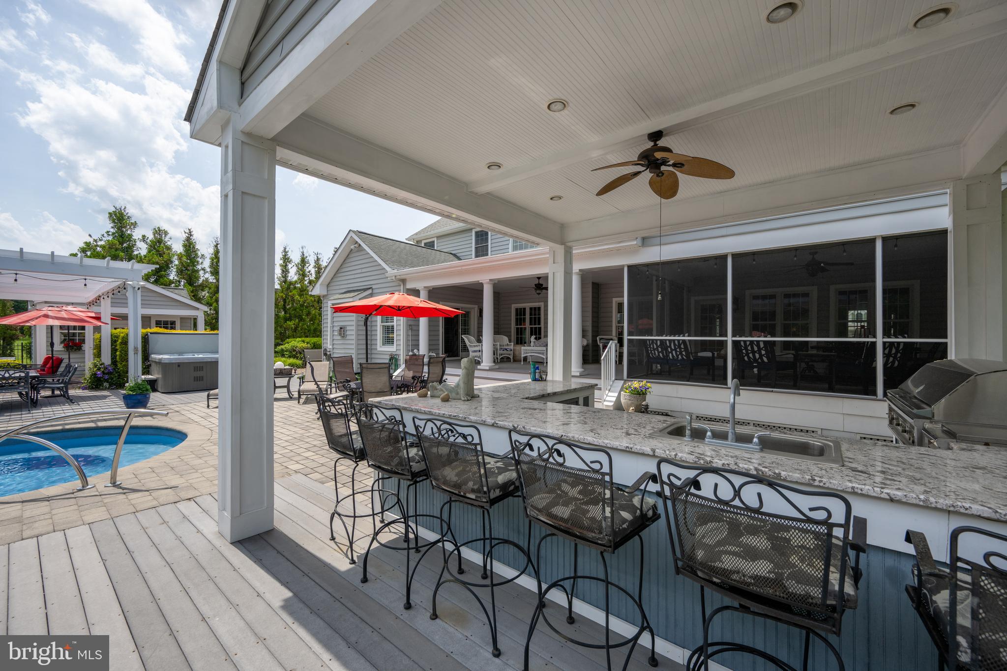 WOLFE POINTE - Residential