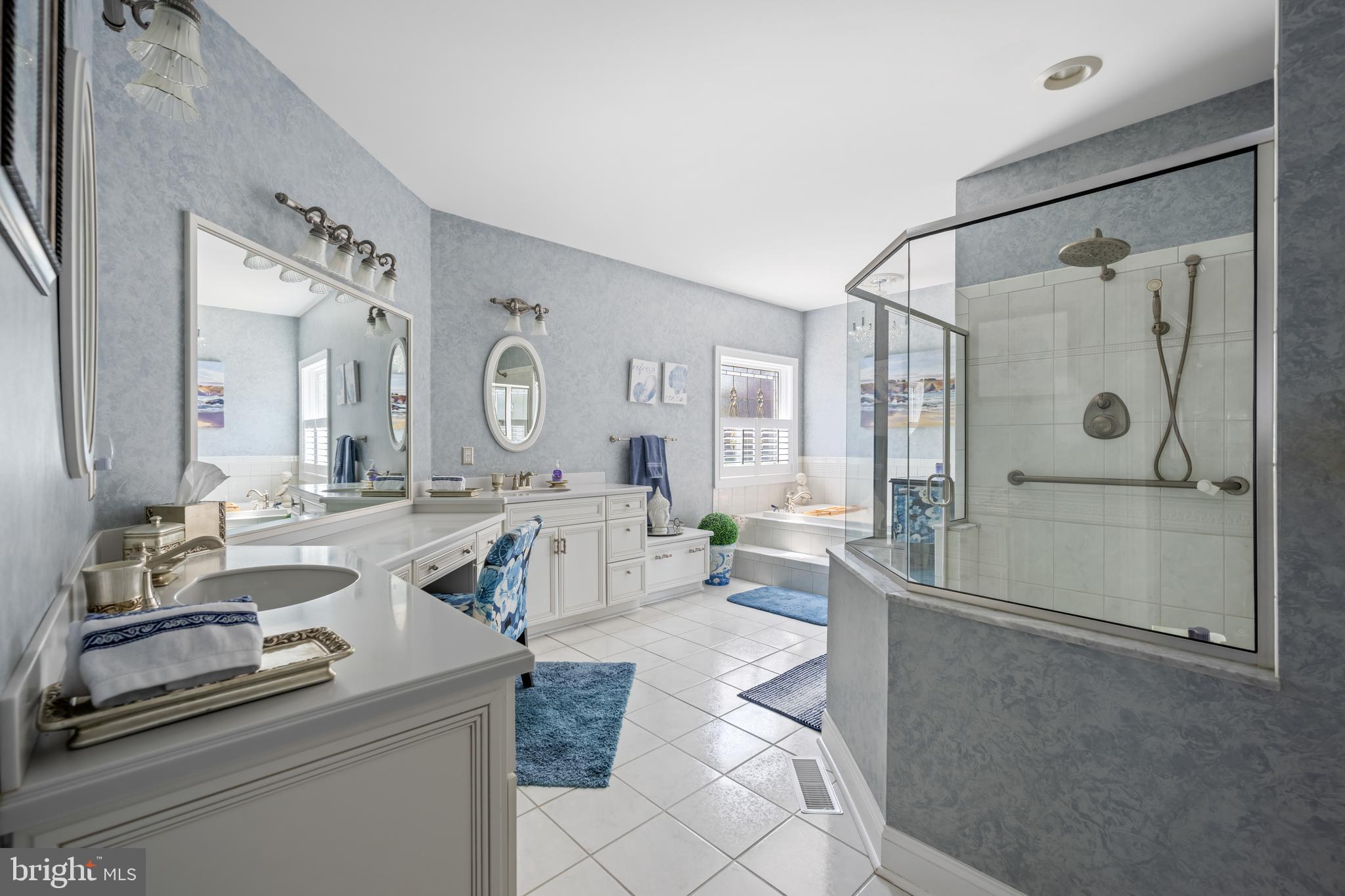 WOLFE POINTE - Residential