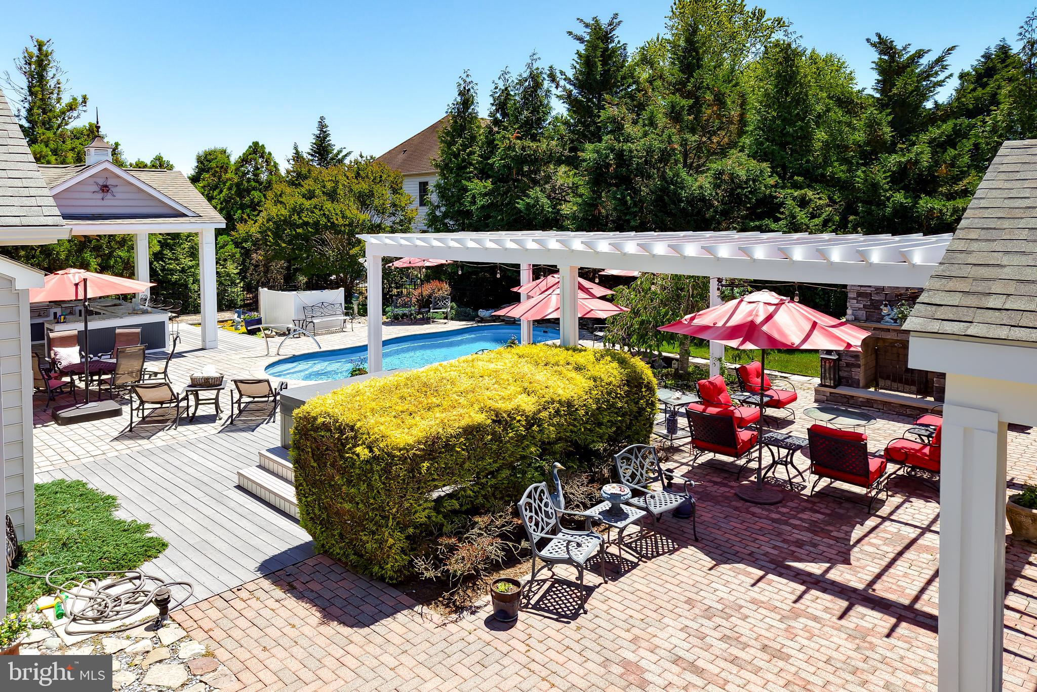 WOLFE POINTE - Residential