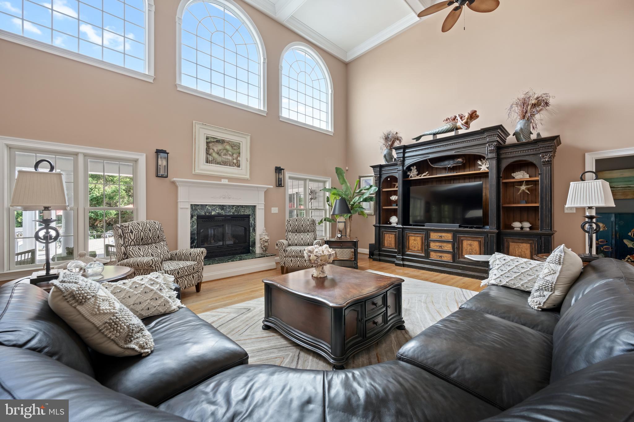 WOLFE POINTE - Residential