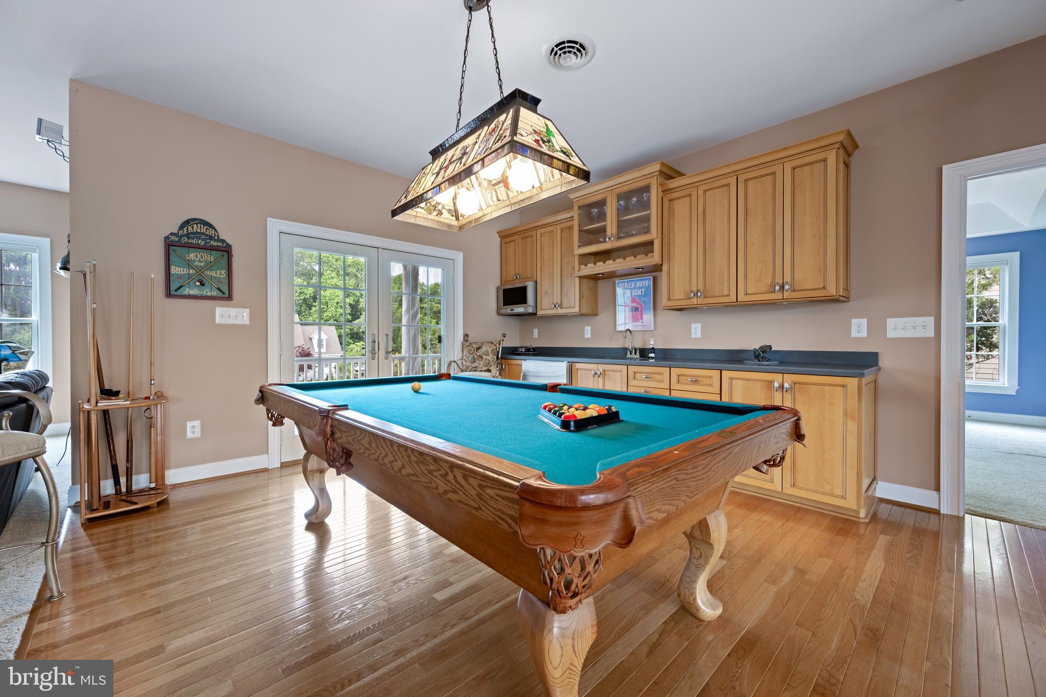 WOLFE POINTE - Residential