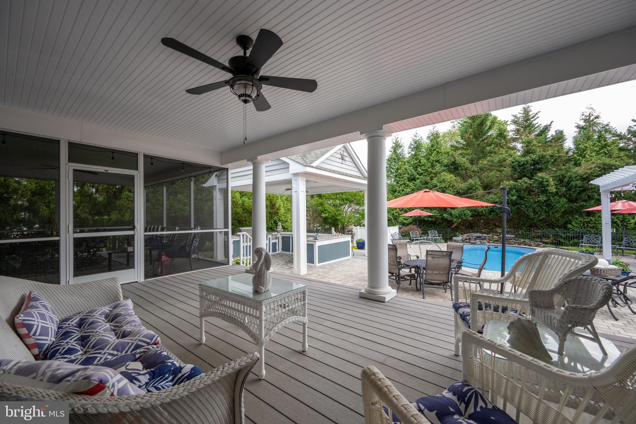 WOLFE POINTE - Residential