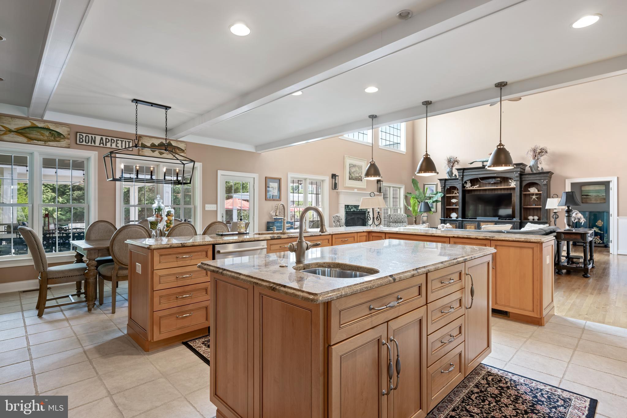 WOLFE POINTE - Residential