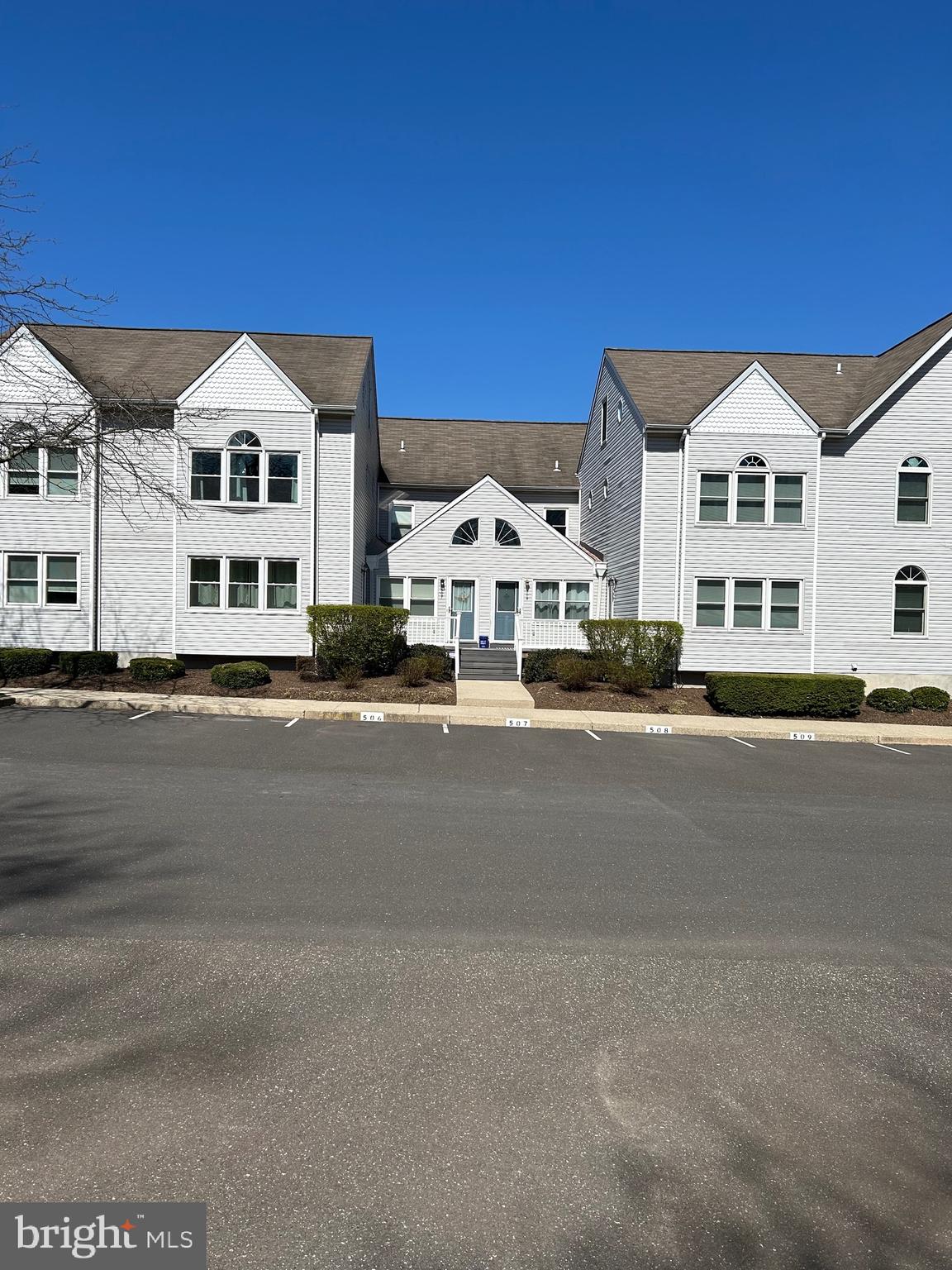 VICTORIA COURT - Residential