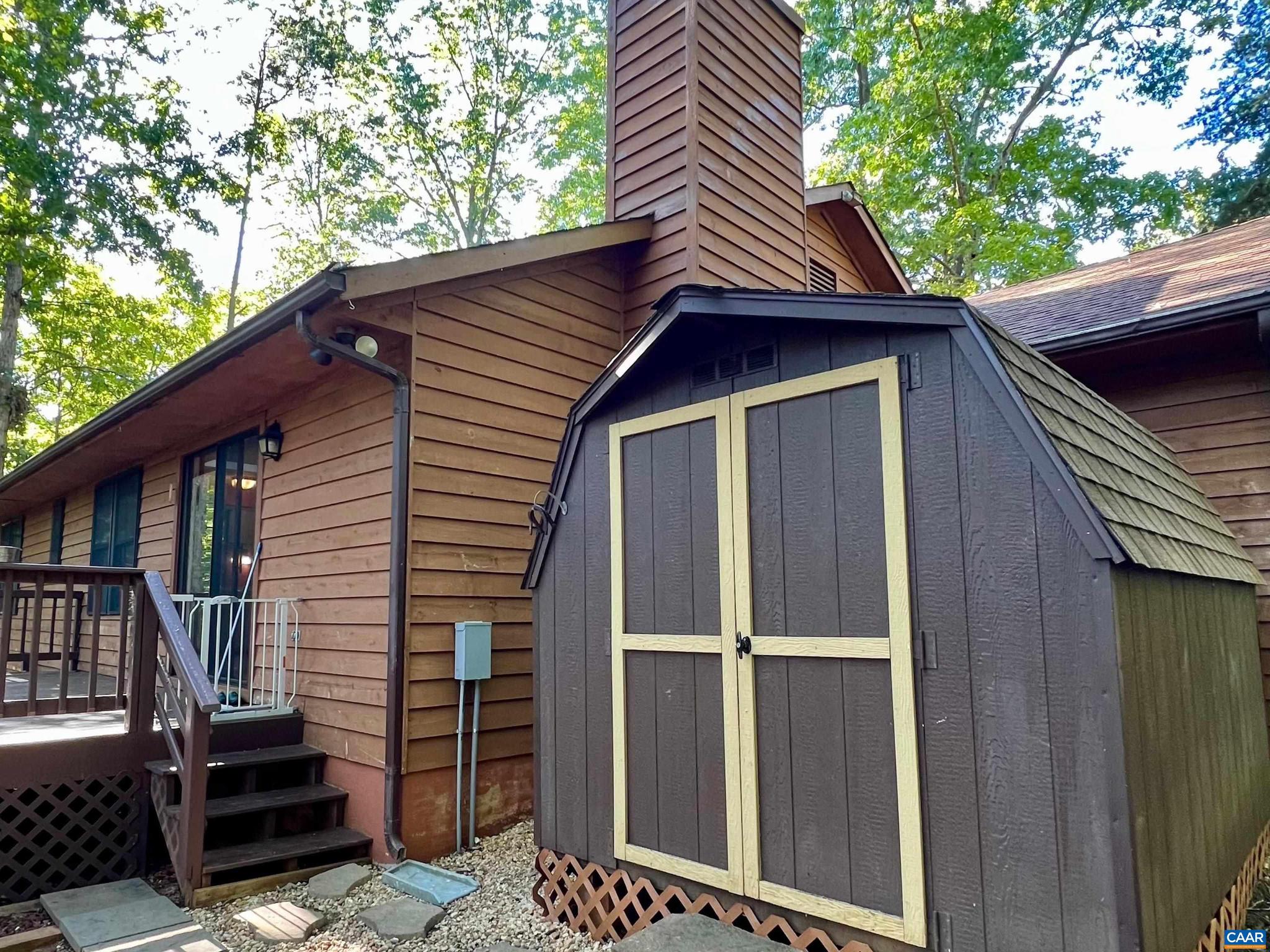 LAKE MONTICELLO - Residential