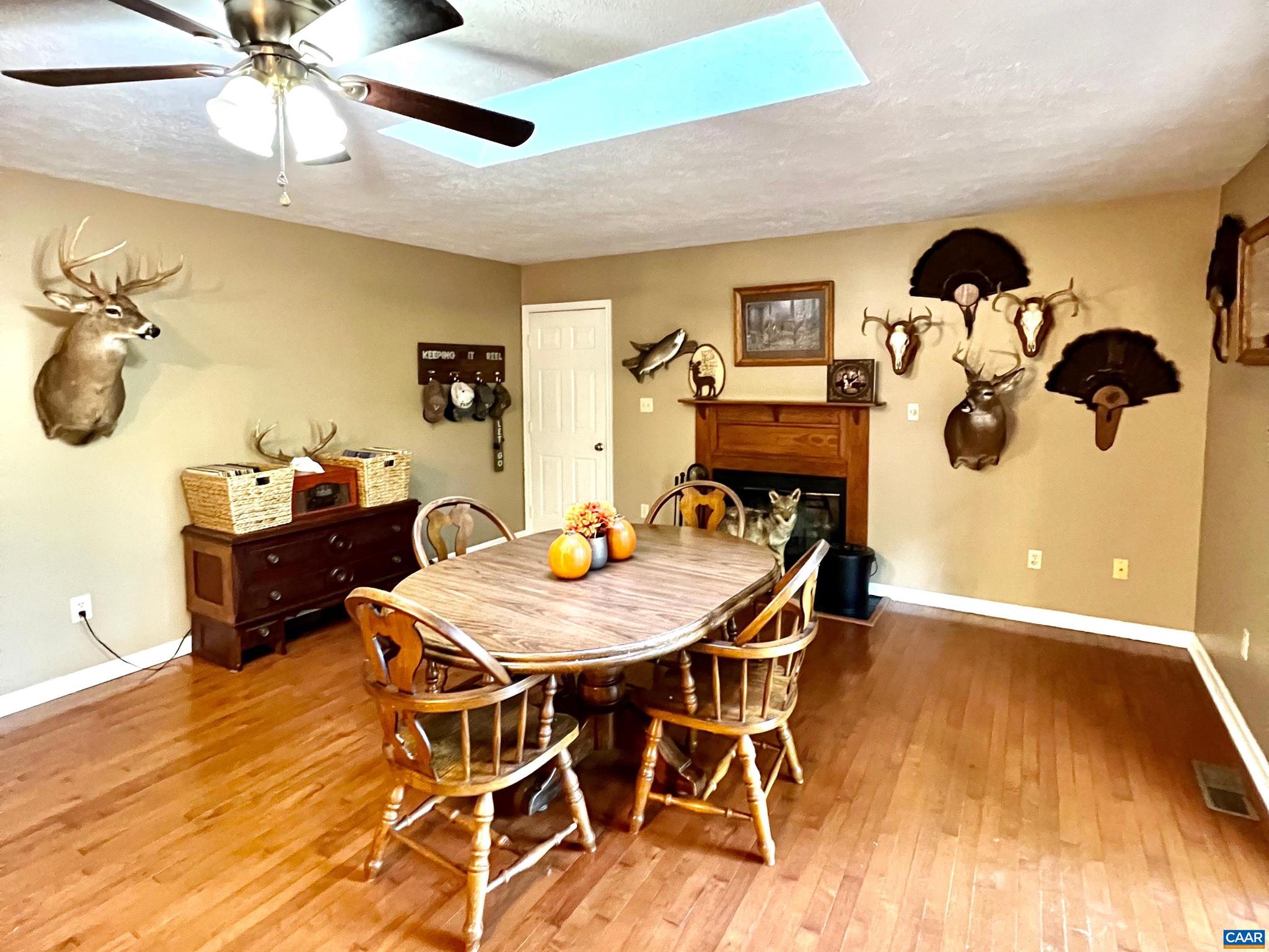 LAKE MONTICELLO - Residential