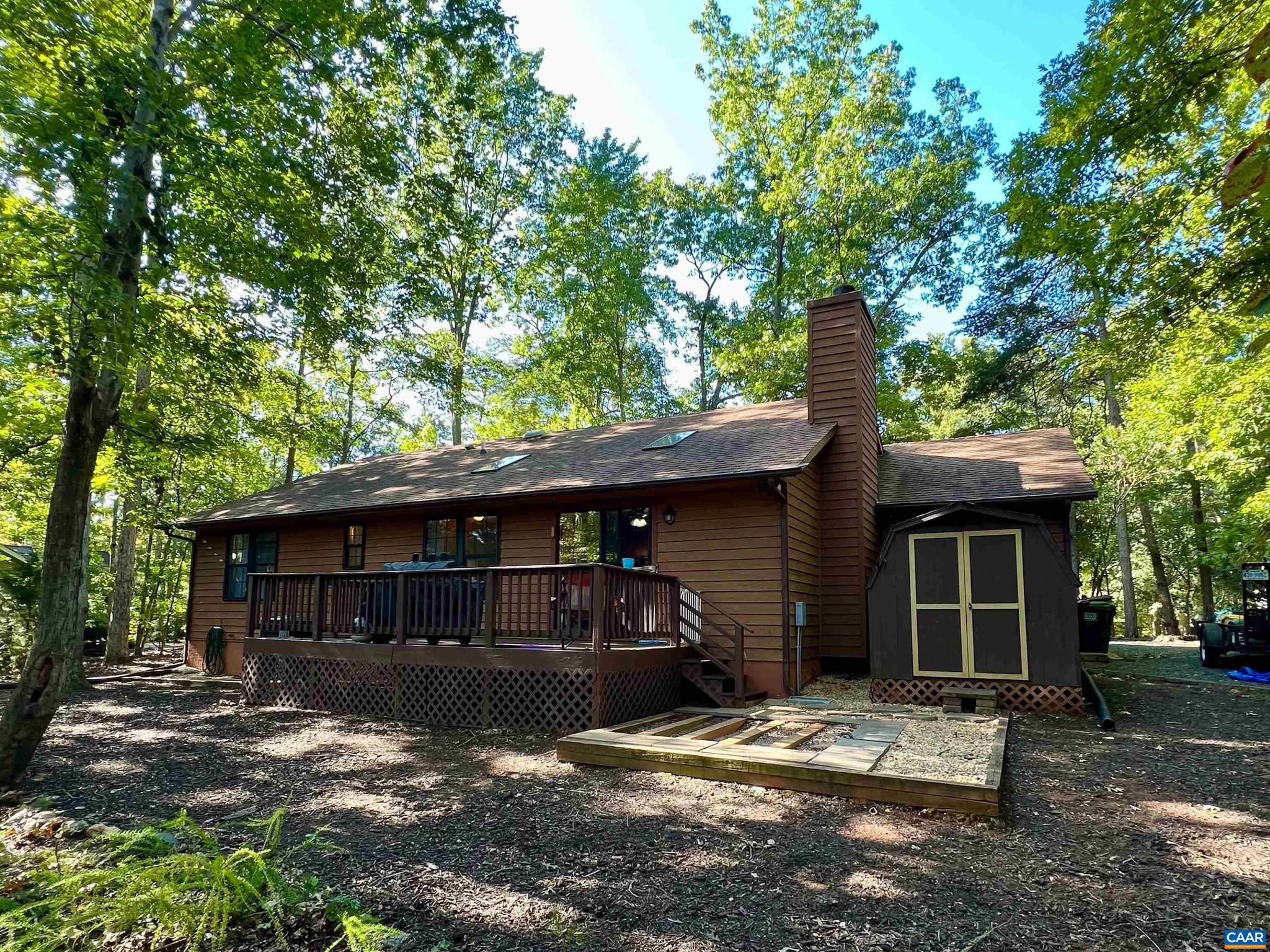 LAKE MONTICELLO - Residential