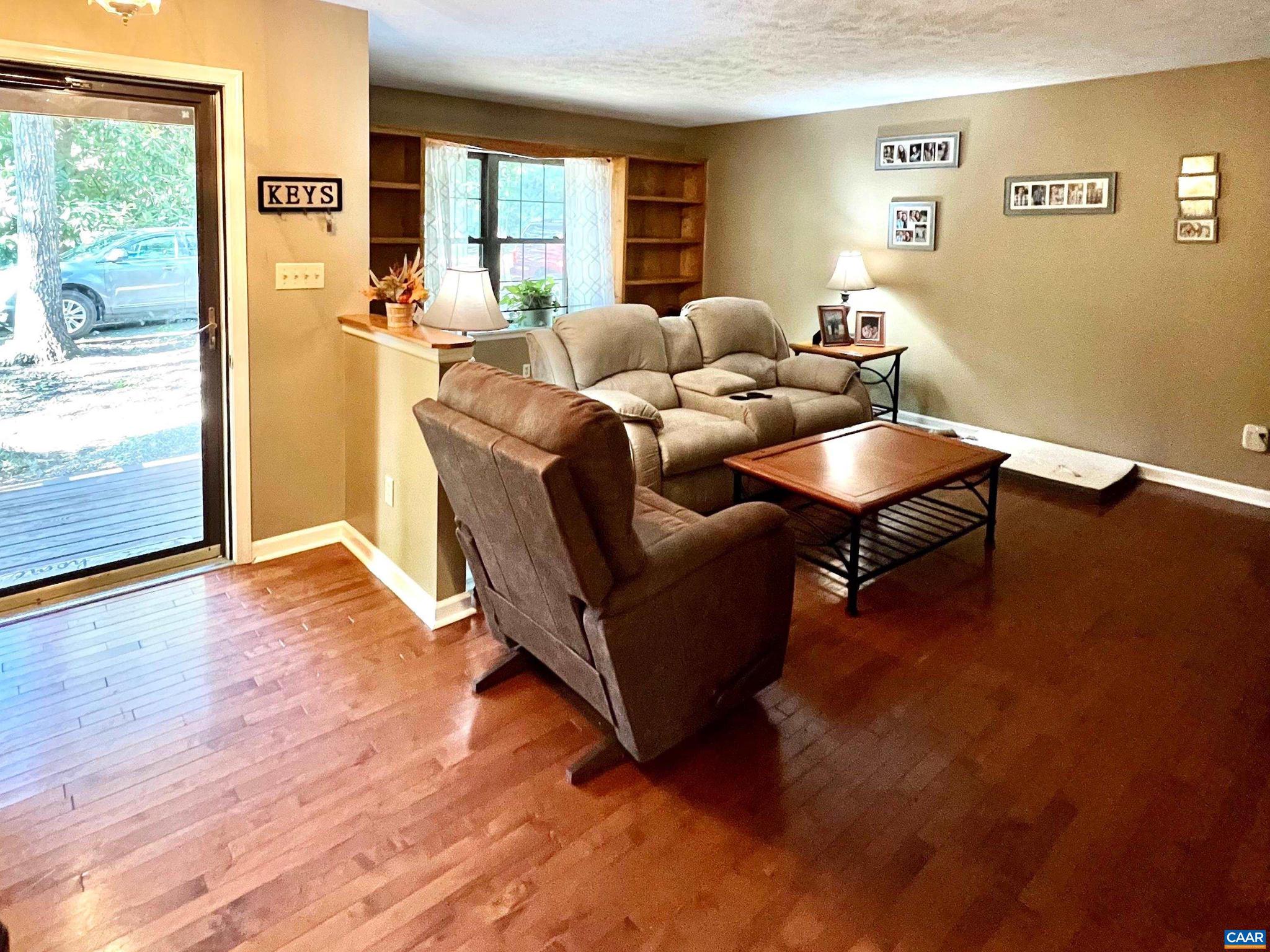LAKE MONTICELLO - Residential