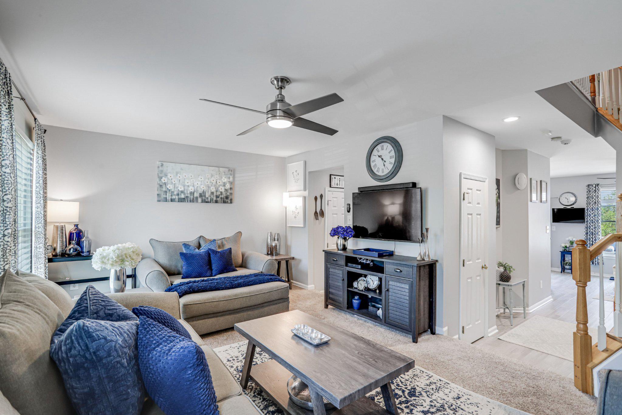 SOUTH RIDING - Residential