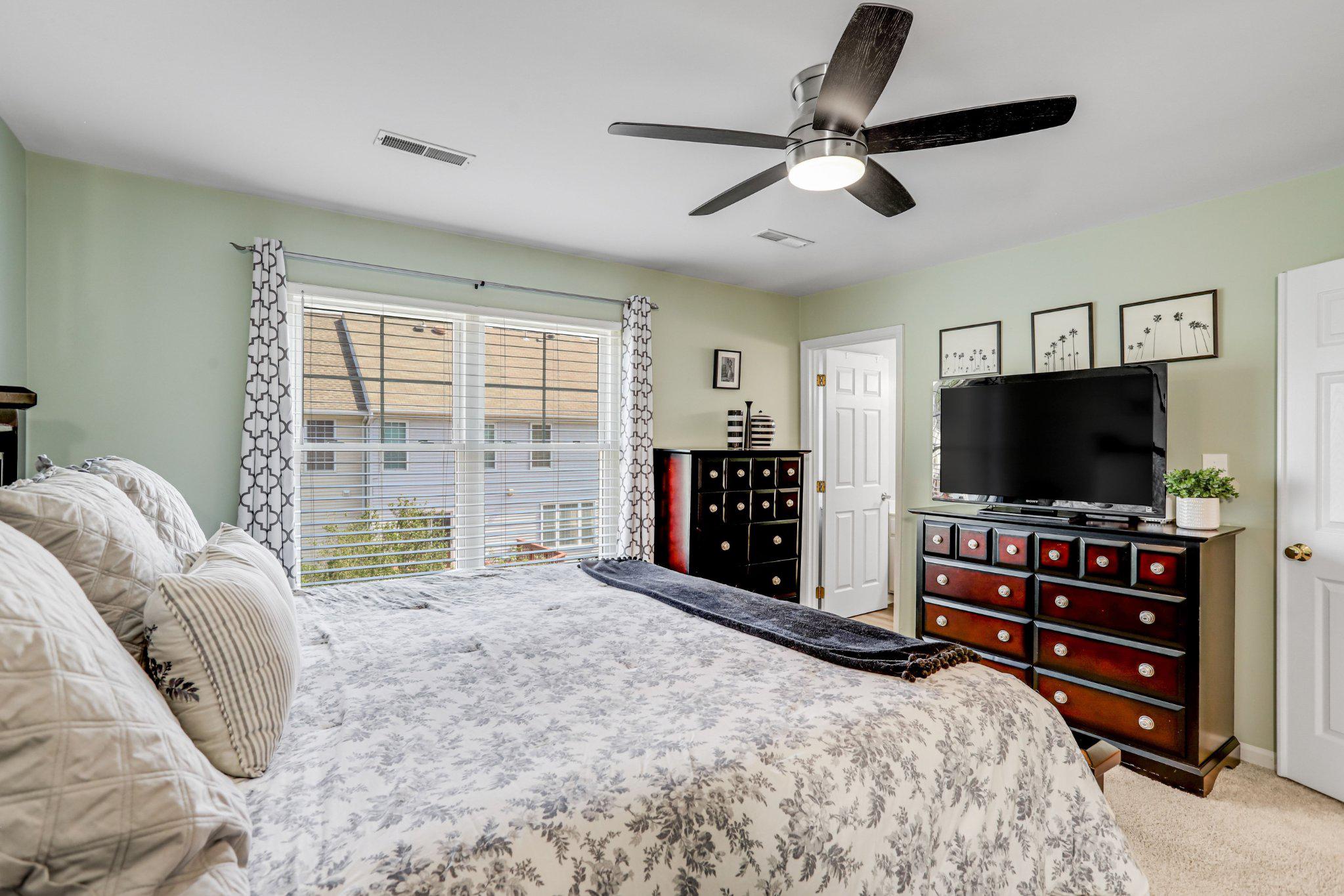 SOUTH RIDING - Residential