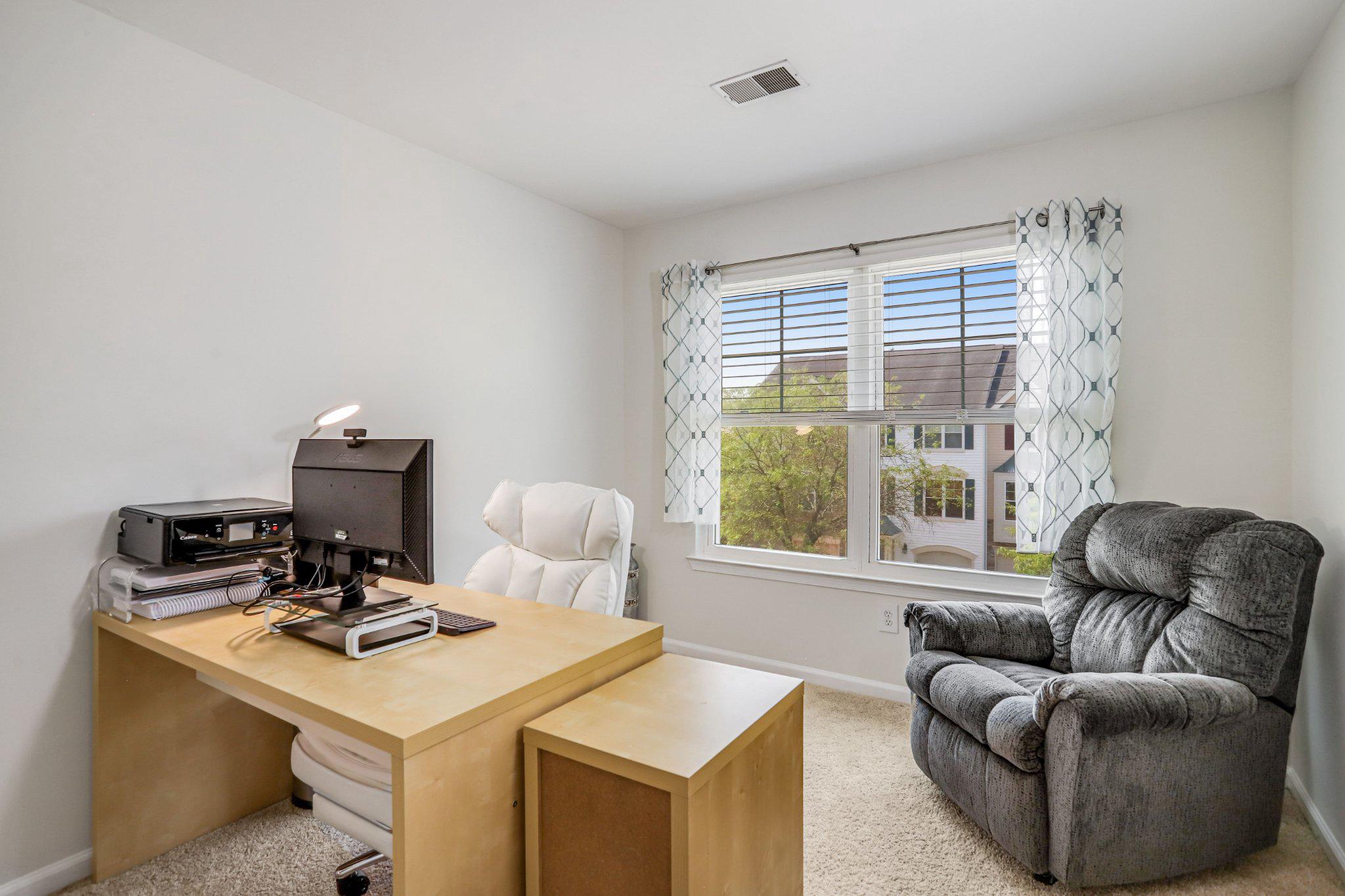 SOUTH RIDING - Residential