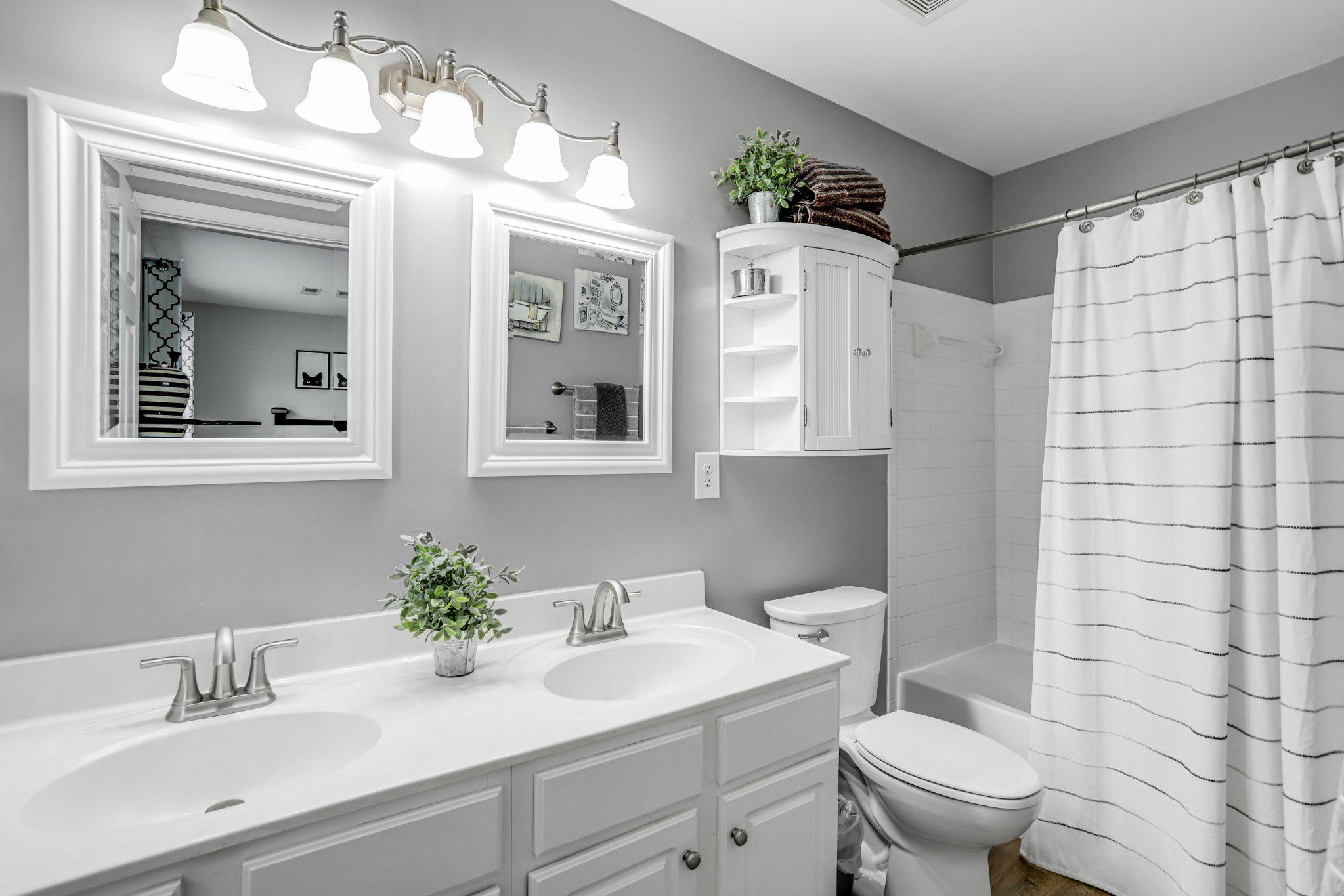 SOUTH RIDING - Residential