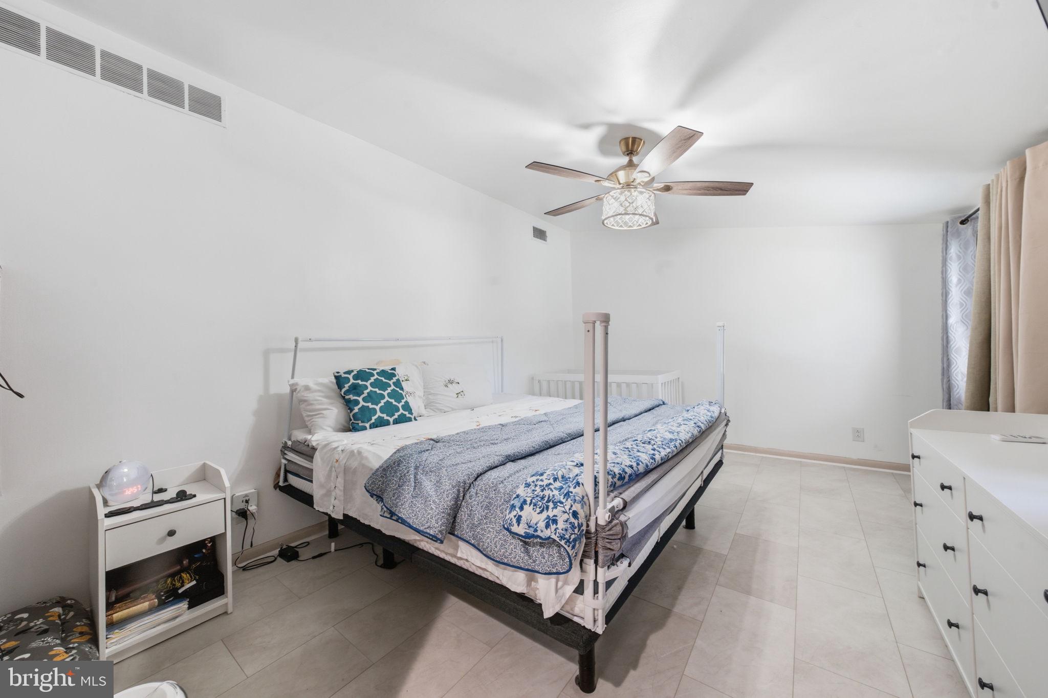 MEADOWBROOK - Residential