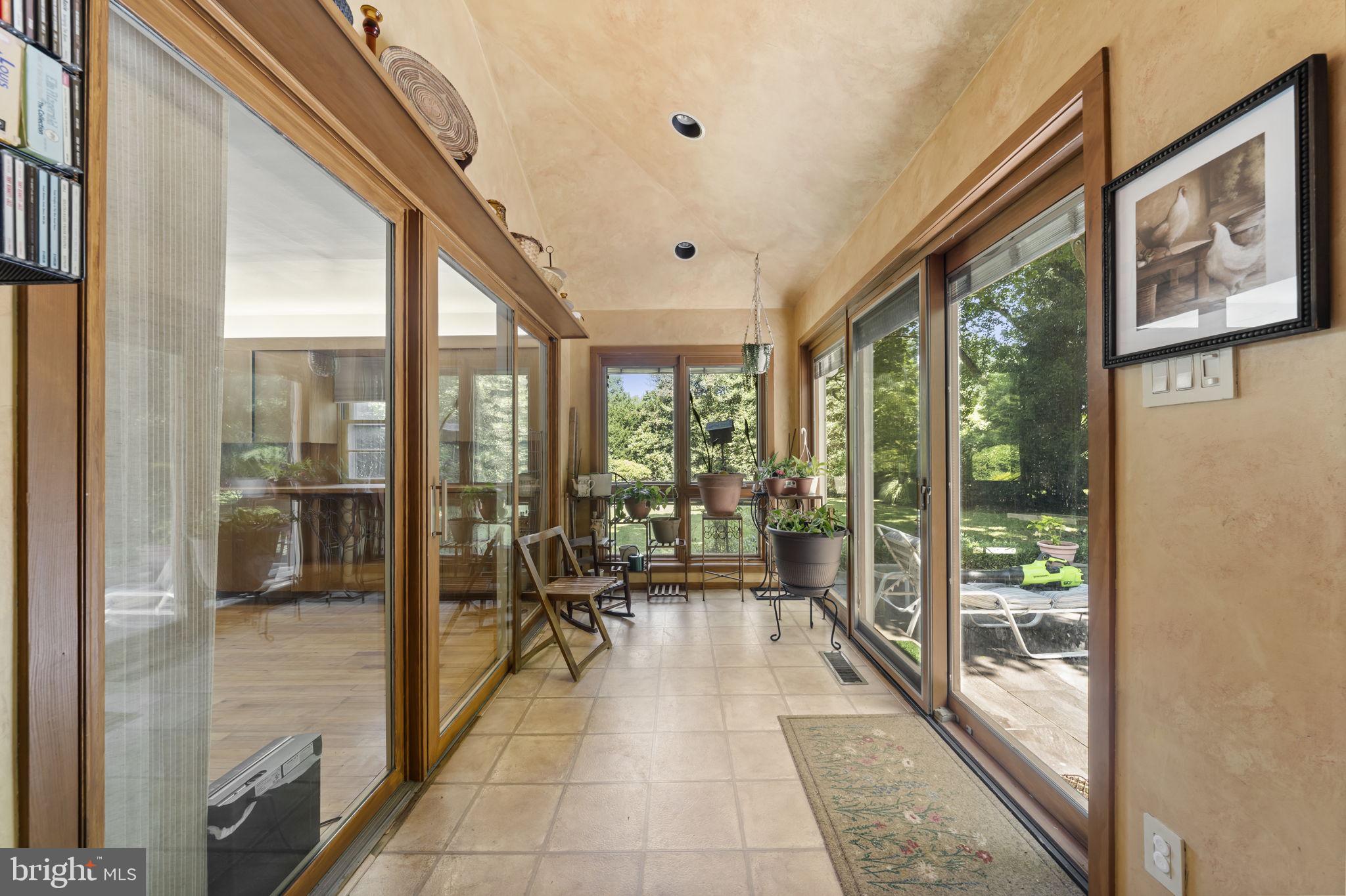 MEADOWBROOK - Residential