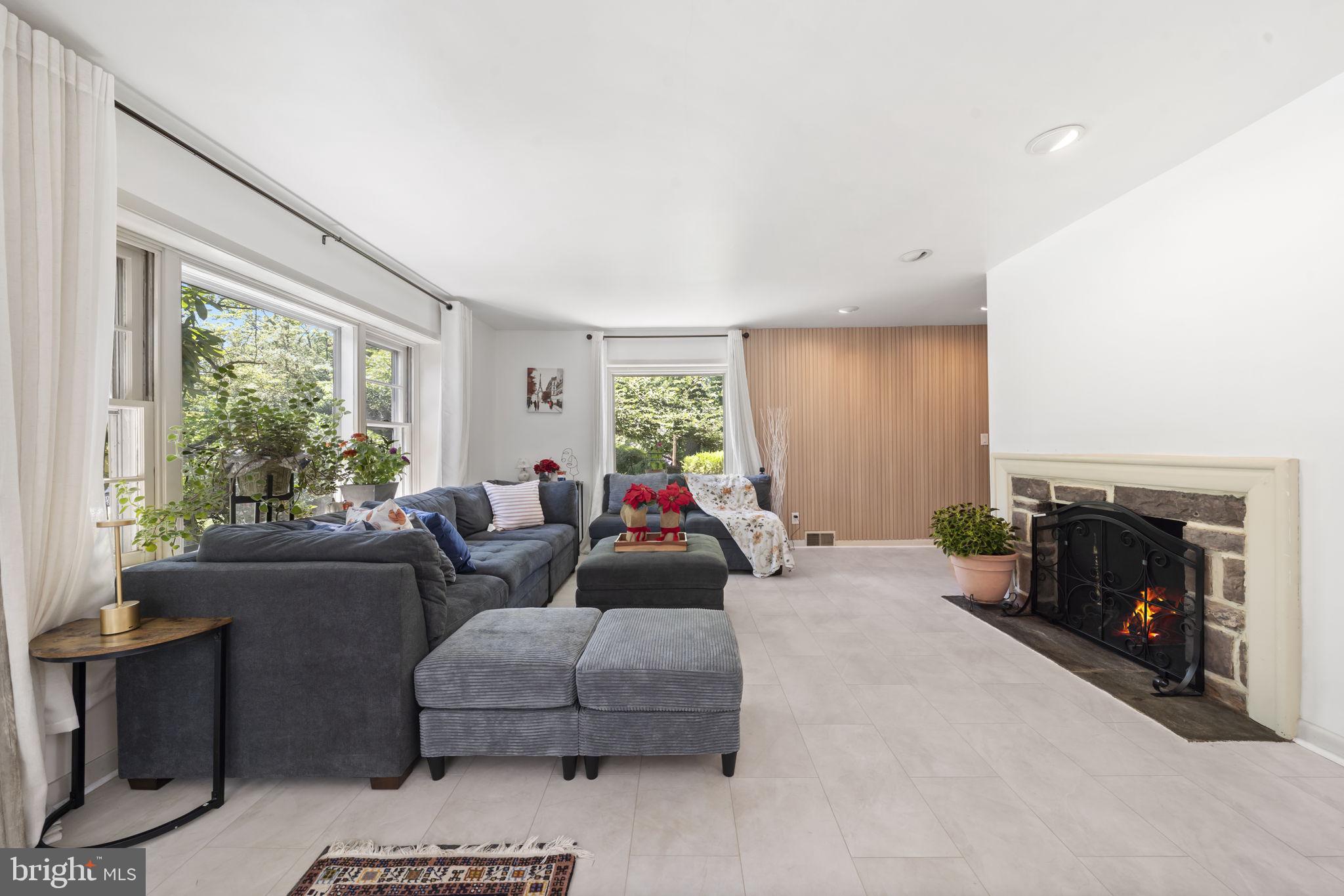 MEADOWBROOK - Residential