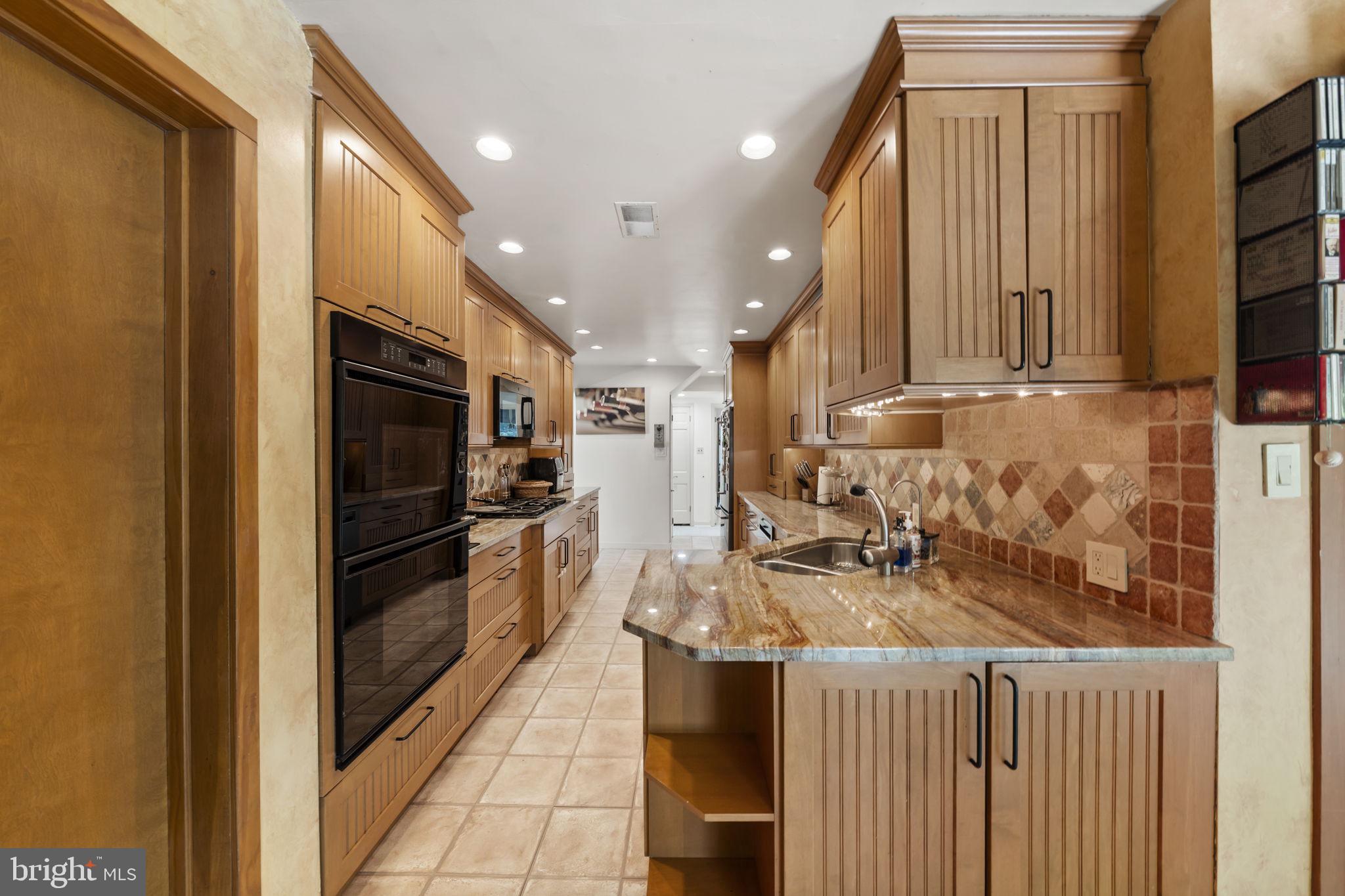 MEADOWBROOK - Residential