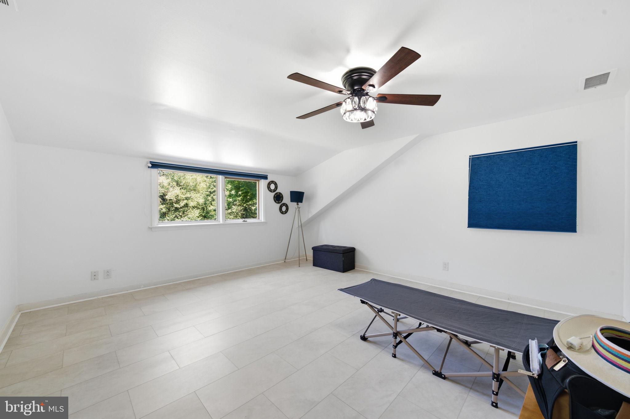 MEADOWBROOK - Residential