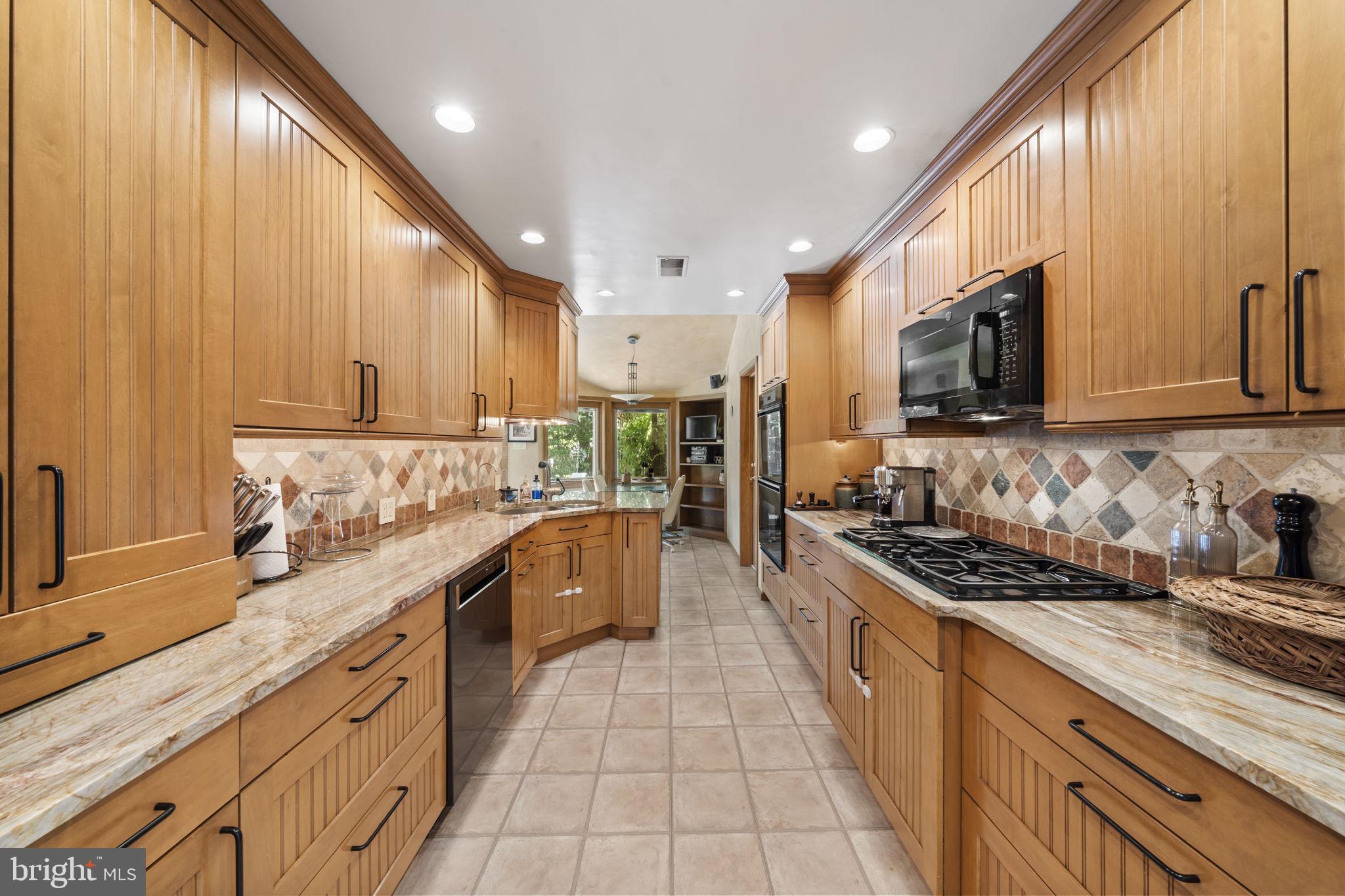 MEADOWBROOK - Residential