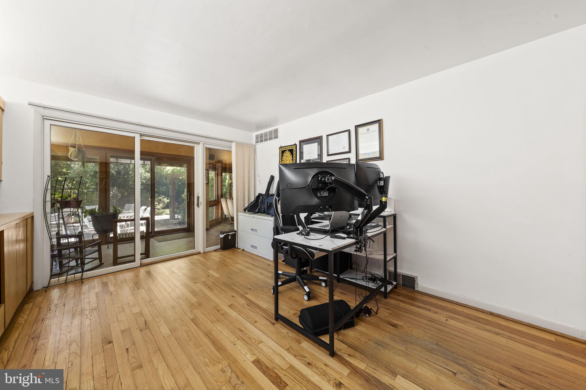 MEADOWBROOK - Residential