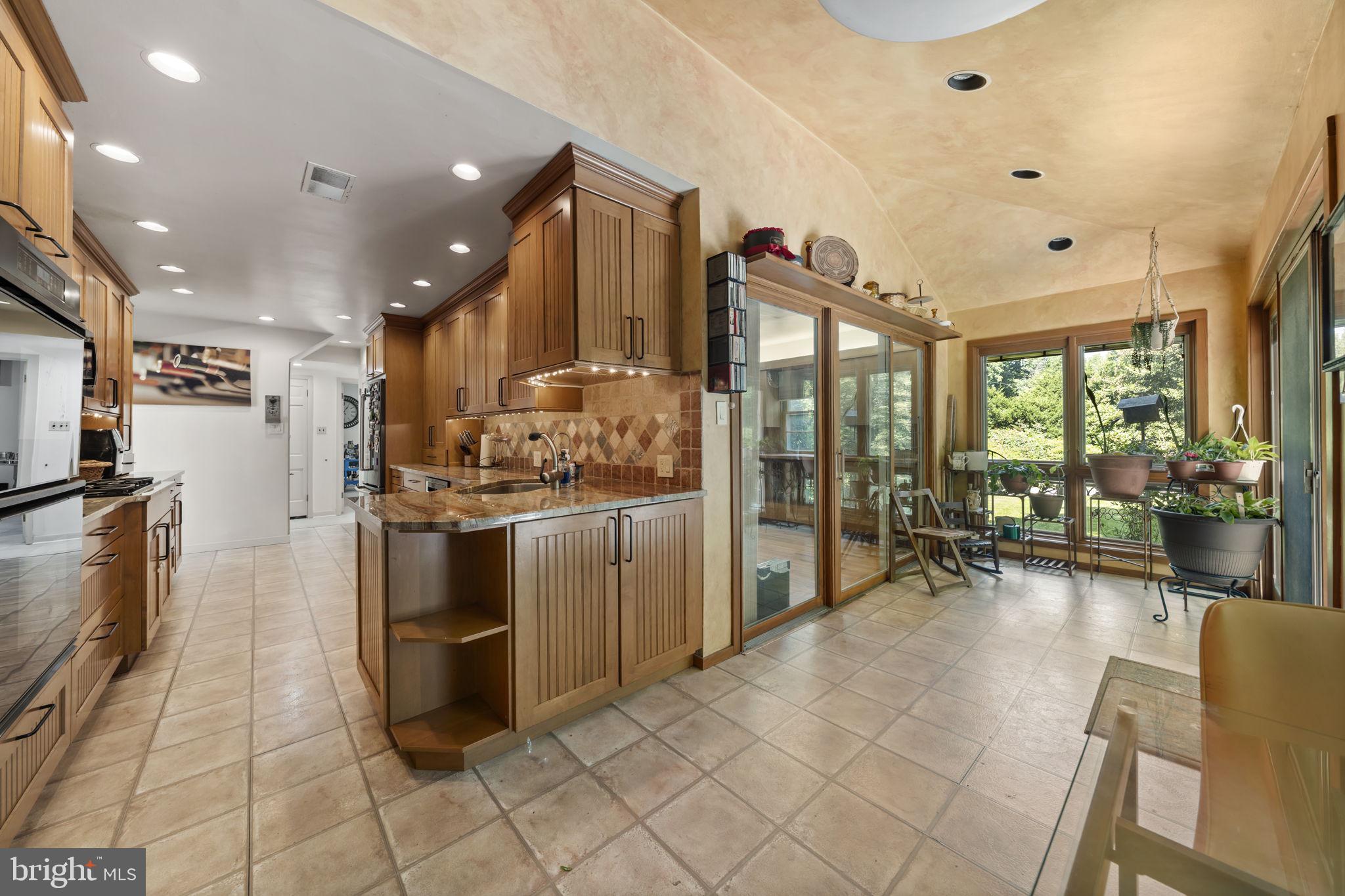 MEADOWBROOK - Residential