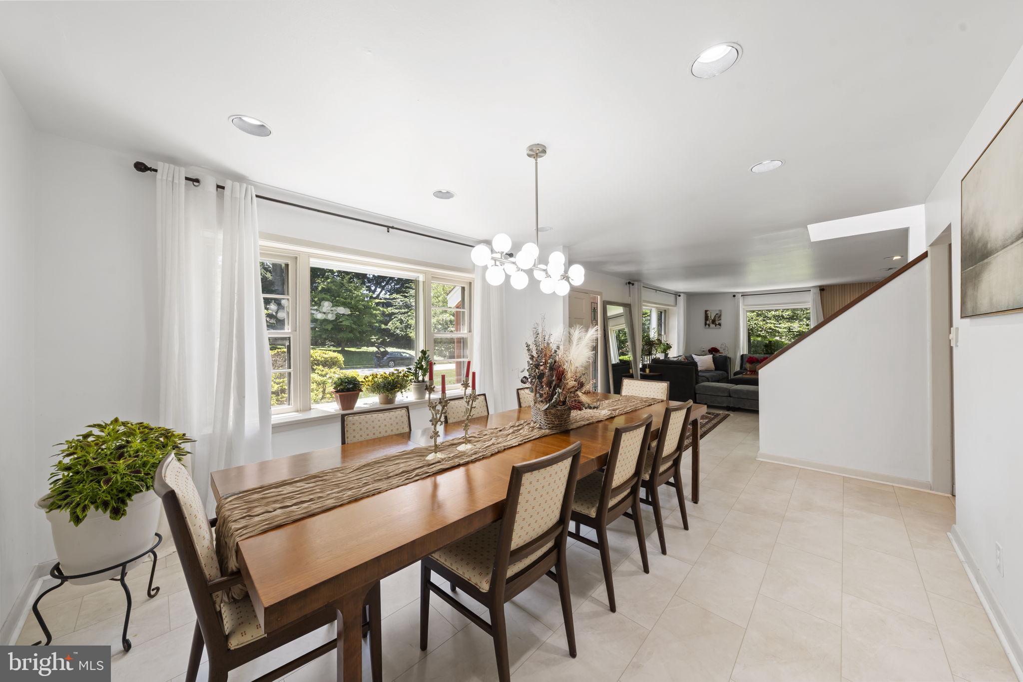 MEADOWBROOK - Residential