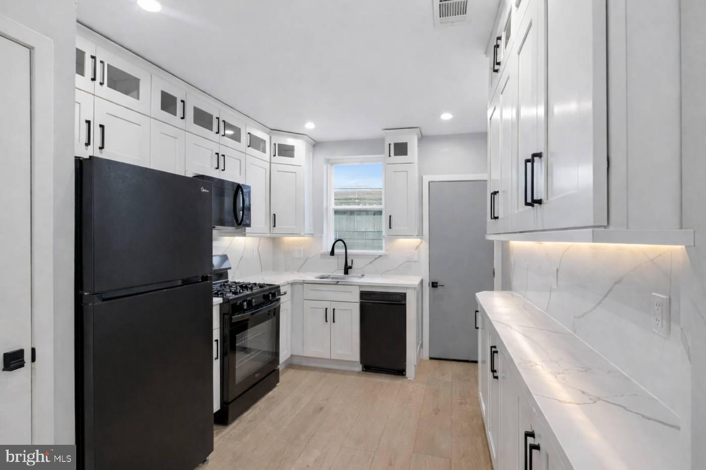 WEST PASSYUNK - Residential