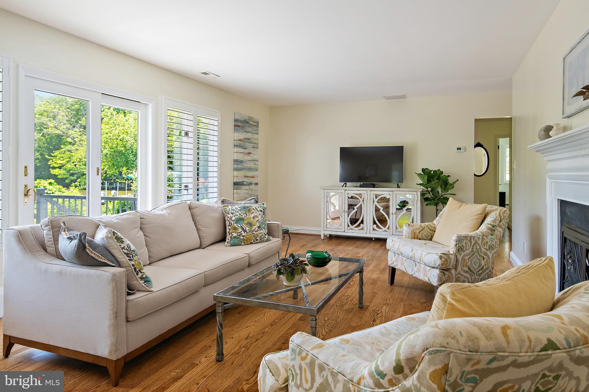 WHITEHALL MANOR - Residential