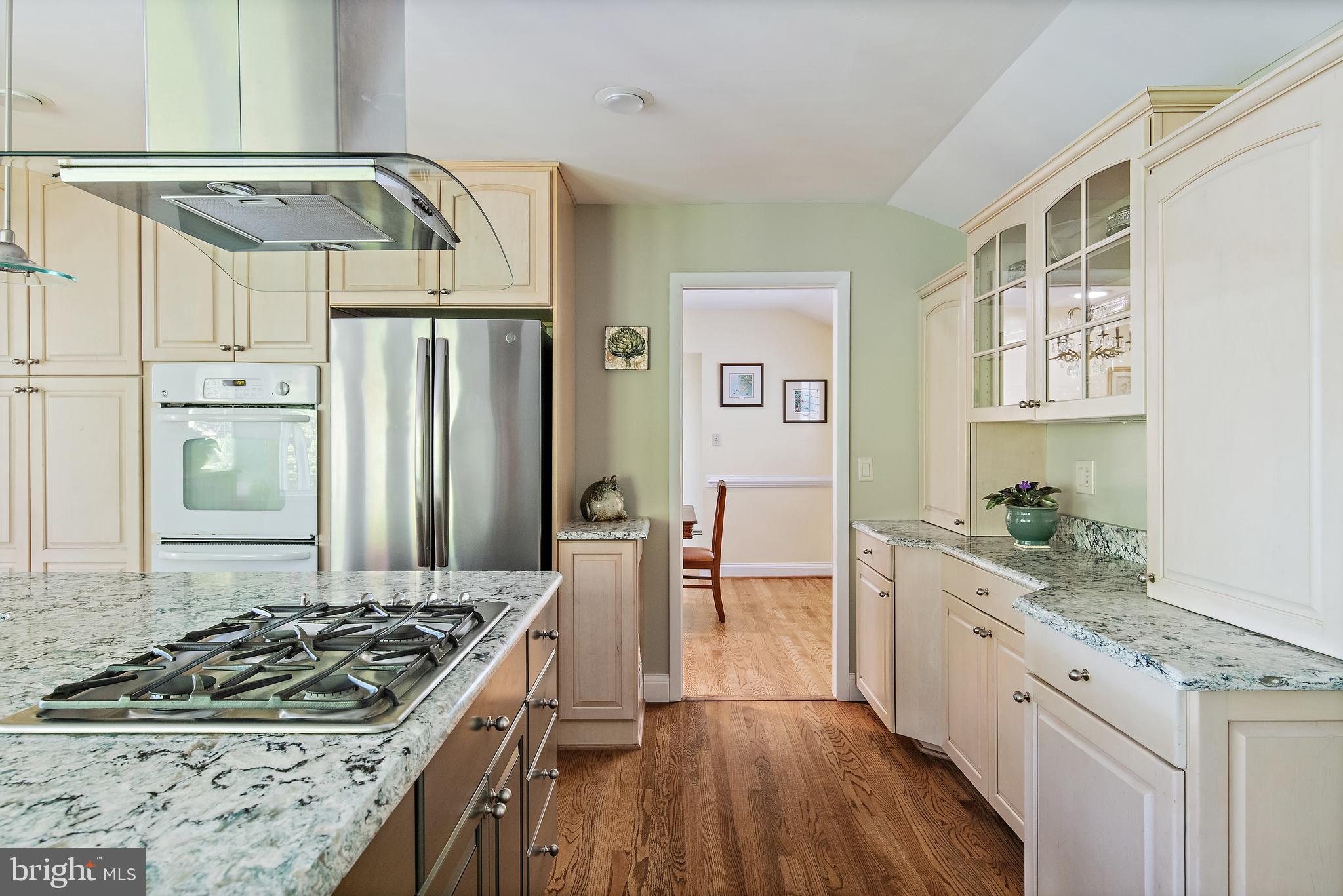 WHITEHALL MANOR - Residential