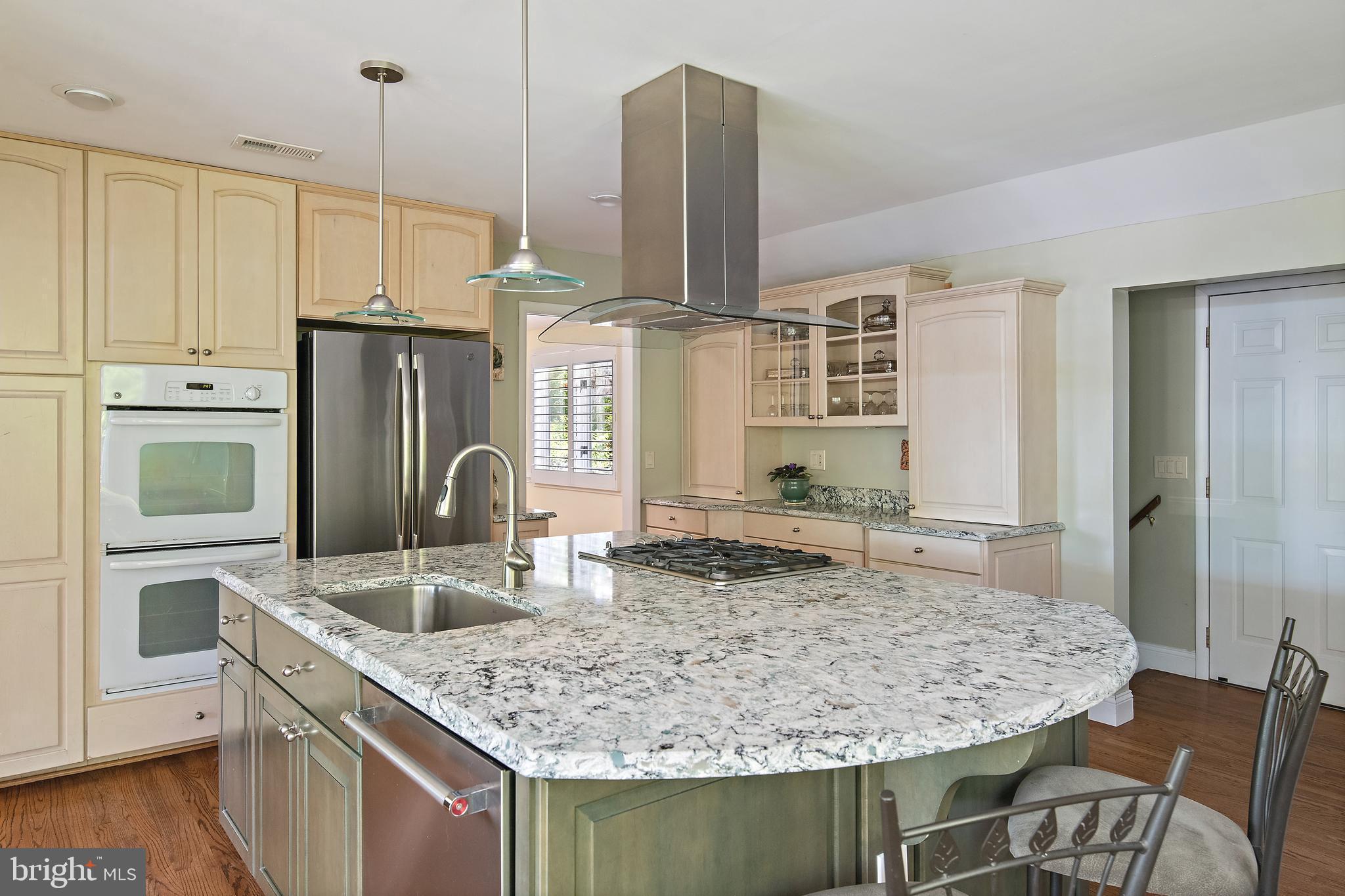 WHITEHALL MANOR - Residential
