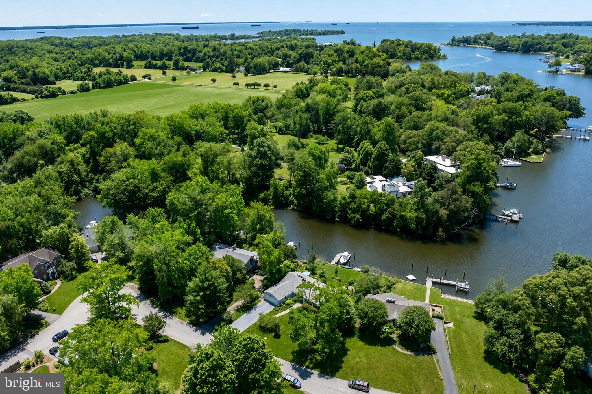 WHITEHALL MANOR - Residential