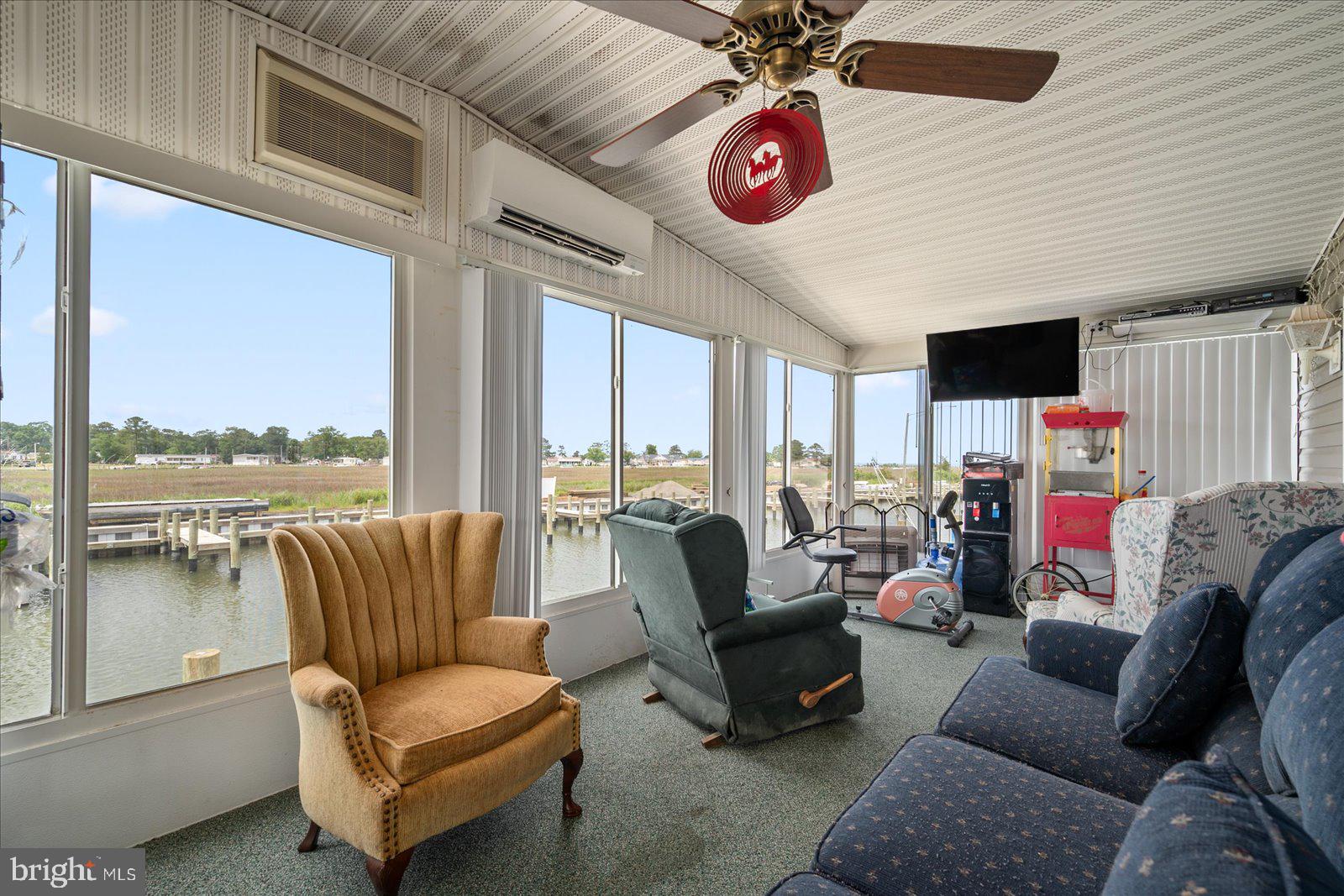 MARINERS COVE - Residential