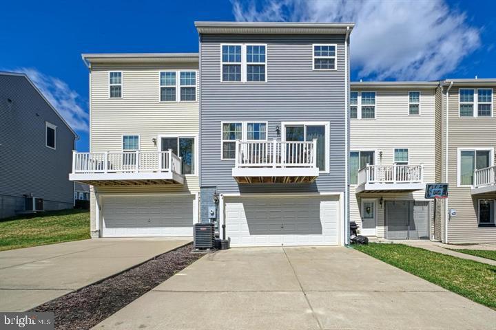 THE VILLAGE AT COURTHOUSE COMMONS - Residential Lease