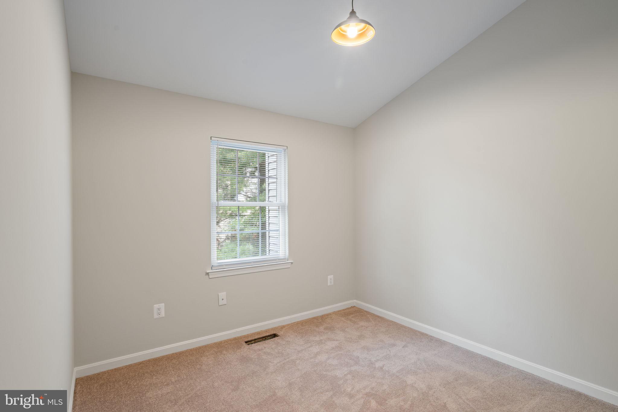 POTOMAC CROSSING - Residential Lease