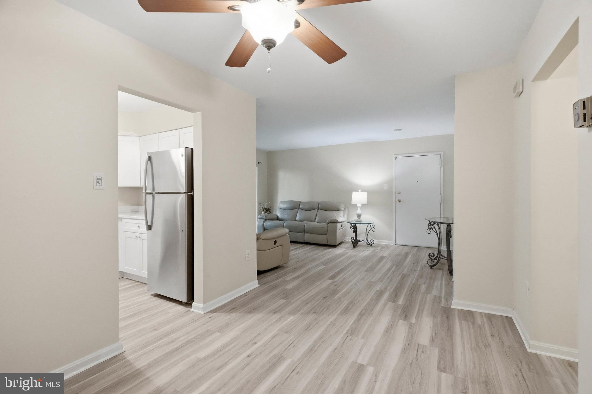 CAMELBACK VILLAGE - Residential